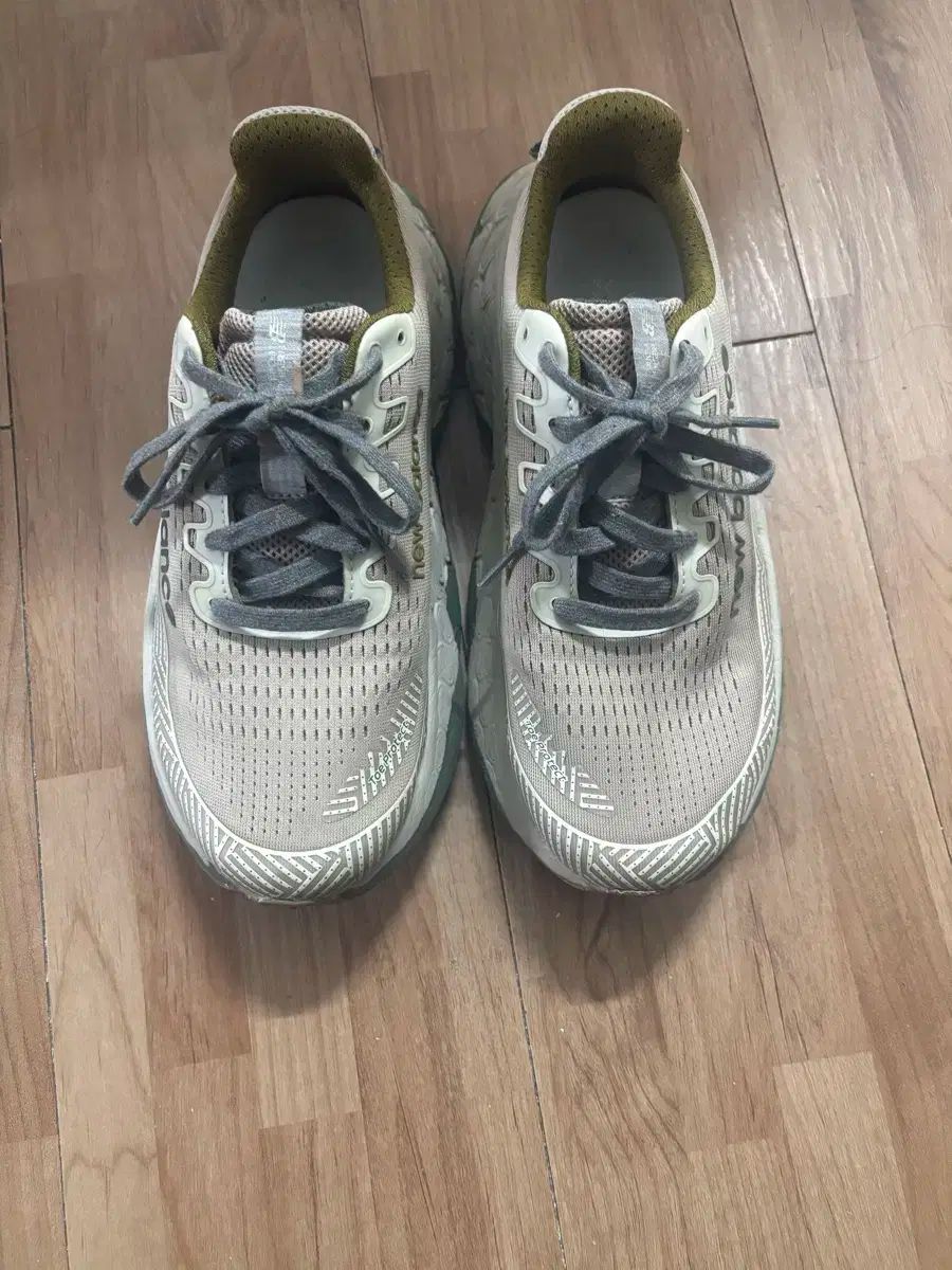 フレッシュフォーム x New Balance ニューバランス モアー トレイル v3 カーキ 265 2E