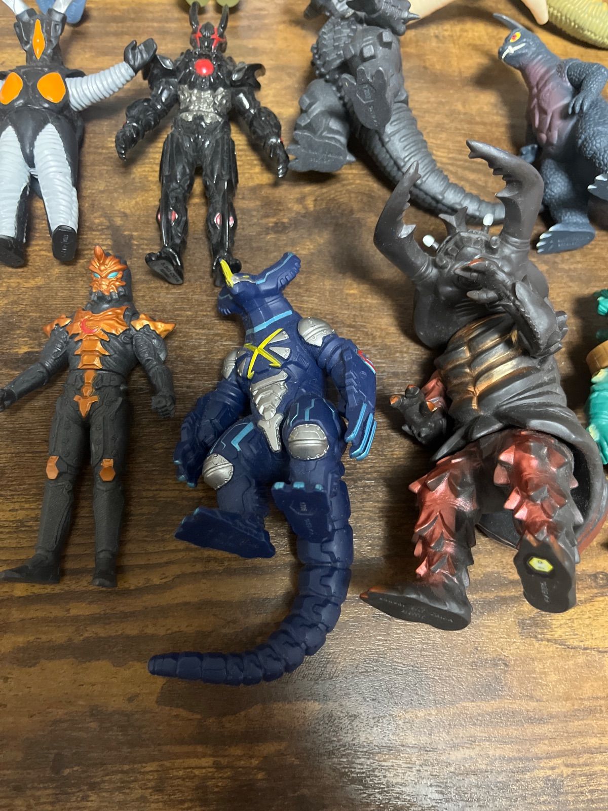 ウルトラマン 怪獣 ソフビ フィギュア まとめ売り - メルカリ