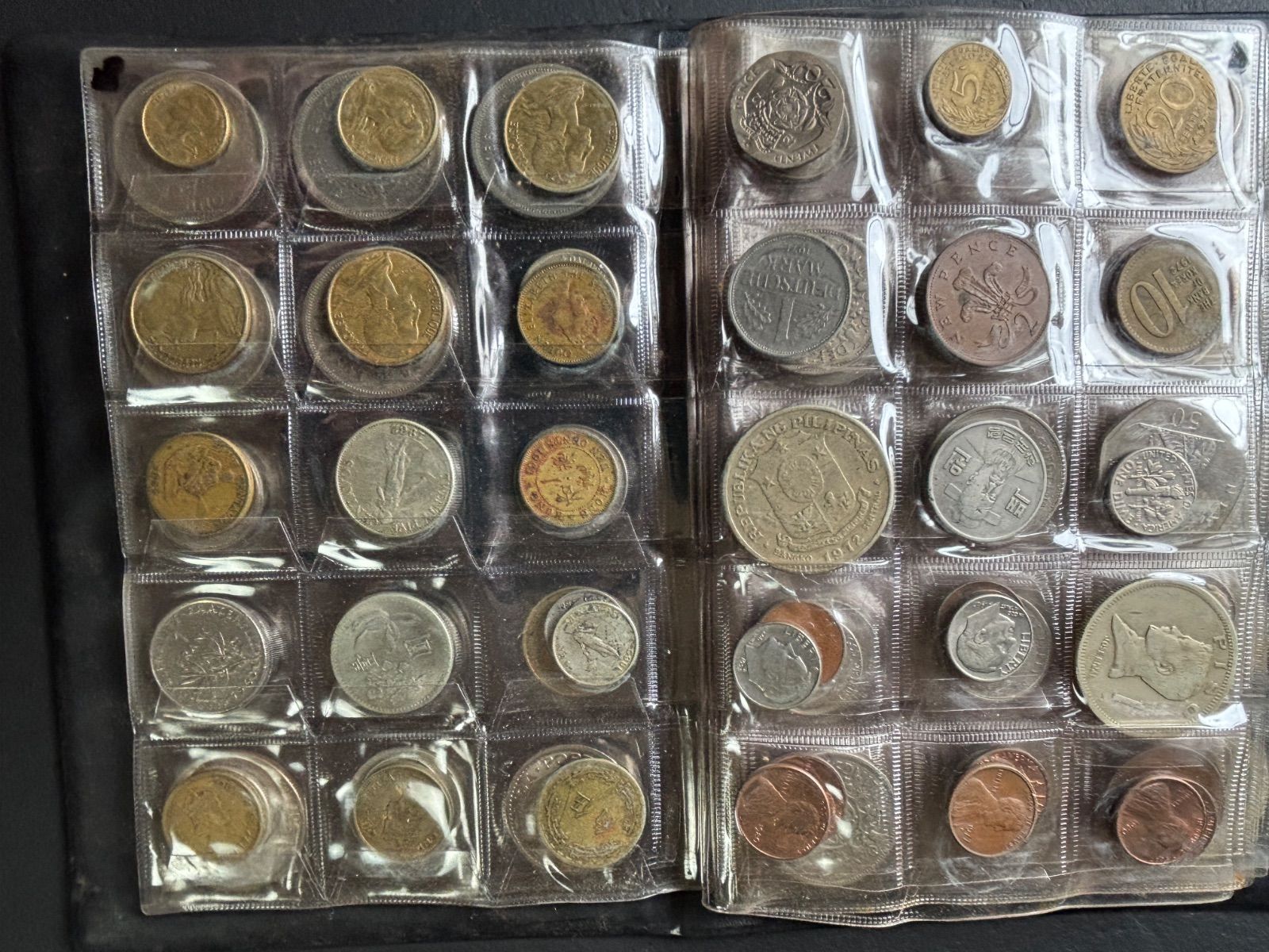コインアルバム 世界の硬貨 銀銅ニッケルアルミ等貨幣 約140枚以上 k62104