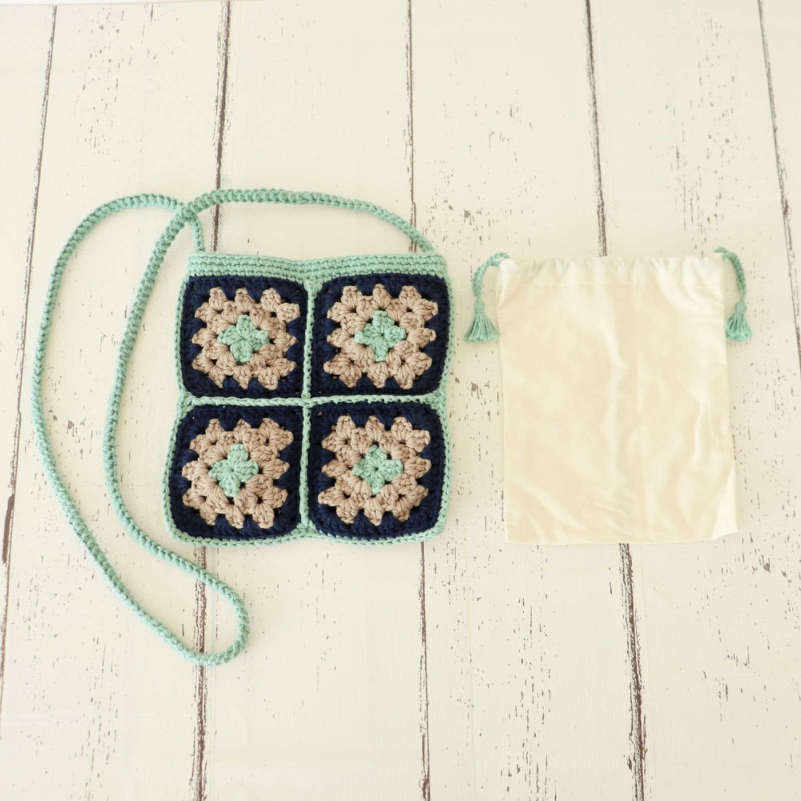 Story mfg. グラニースクエア サコッシュ Story mfg. グラニースクエア サコッシュ 編み物 パターン