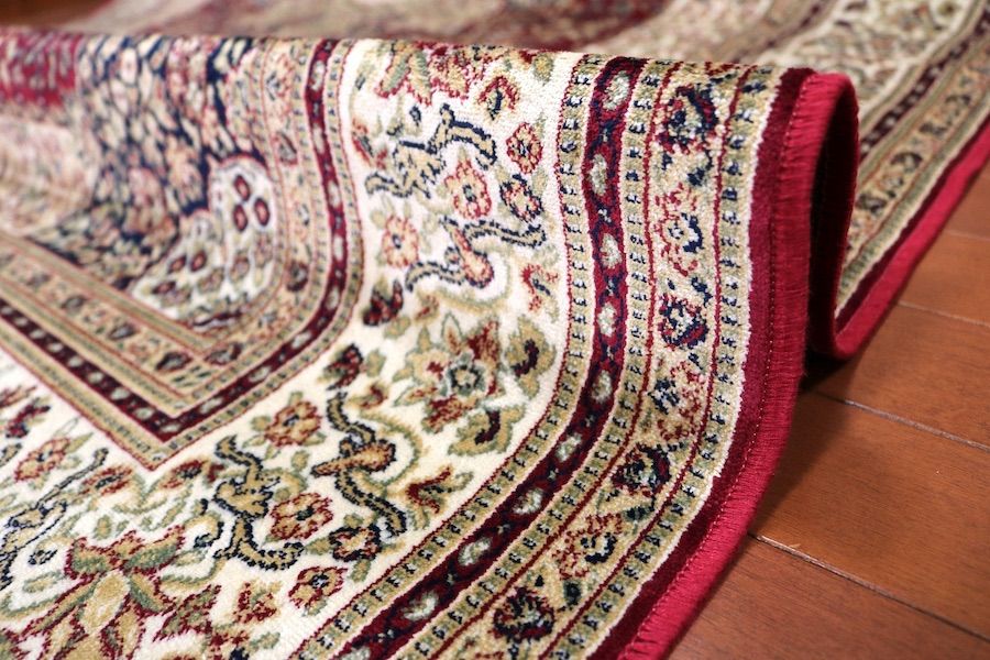 ペルシャ柄絨毯