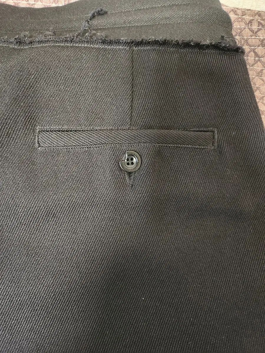 ディテール スラックス|