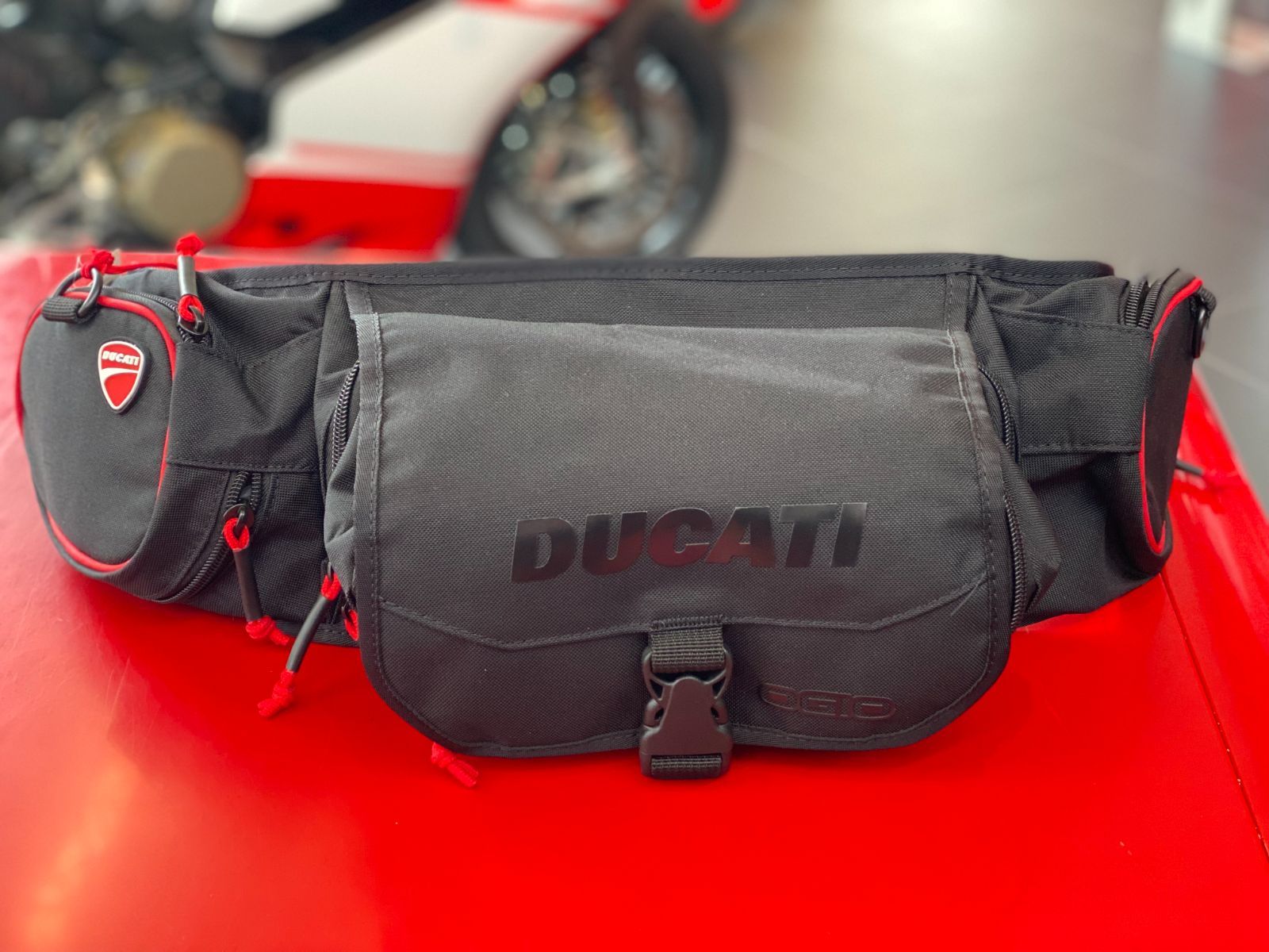 ウェストポーチバッグ ドゥカティ