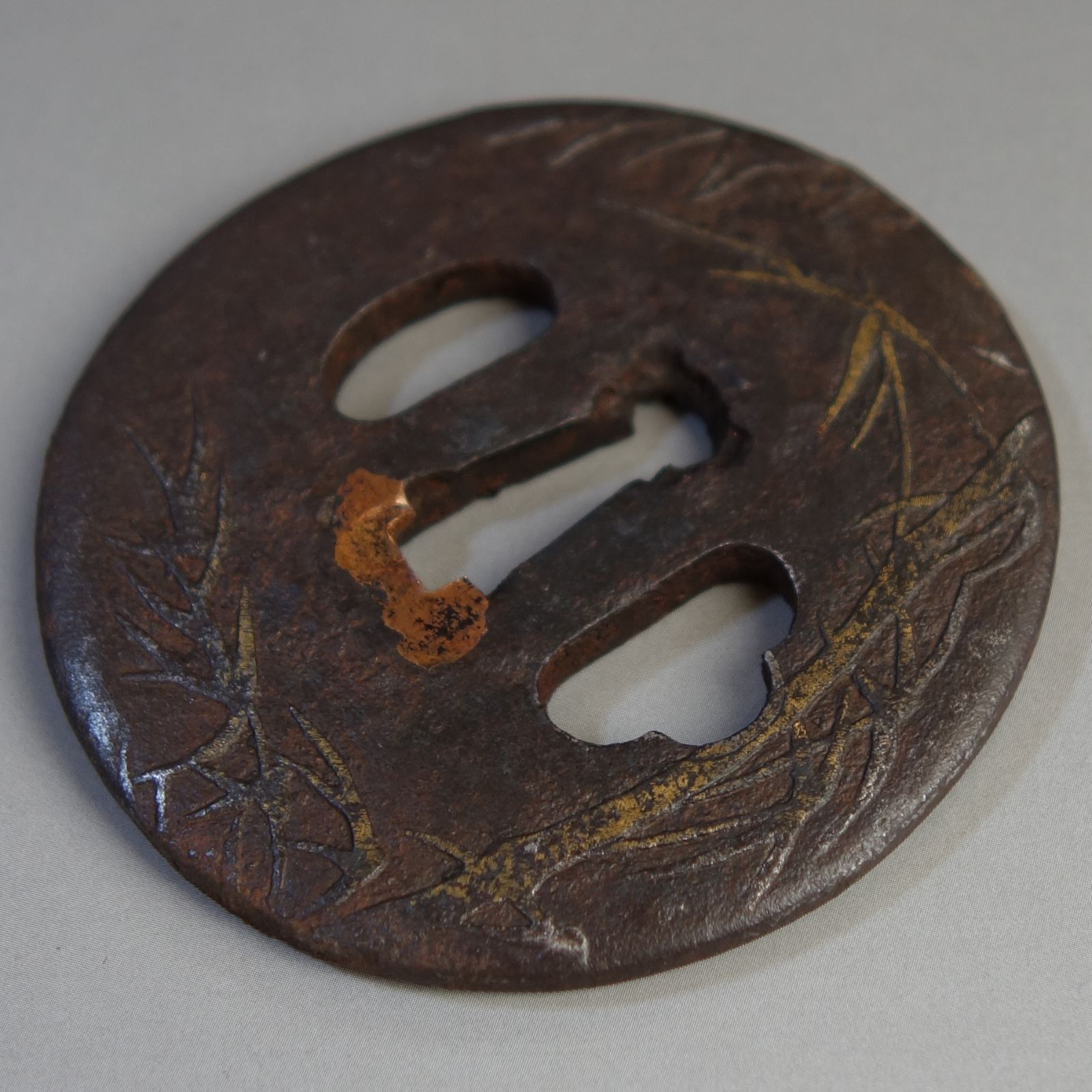 鋤出彫 金布目象嵌