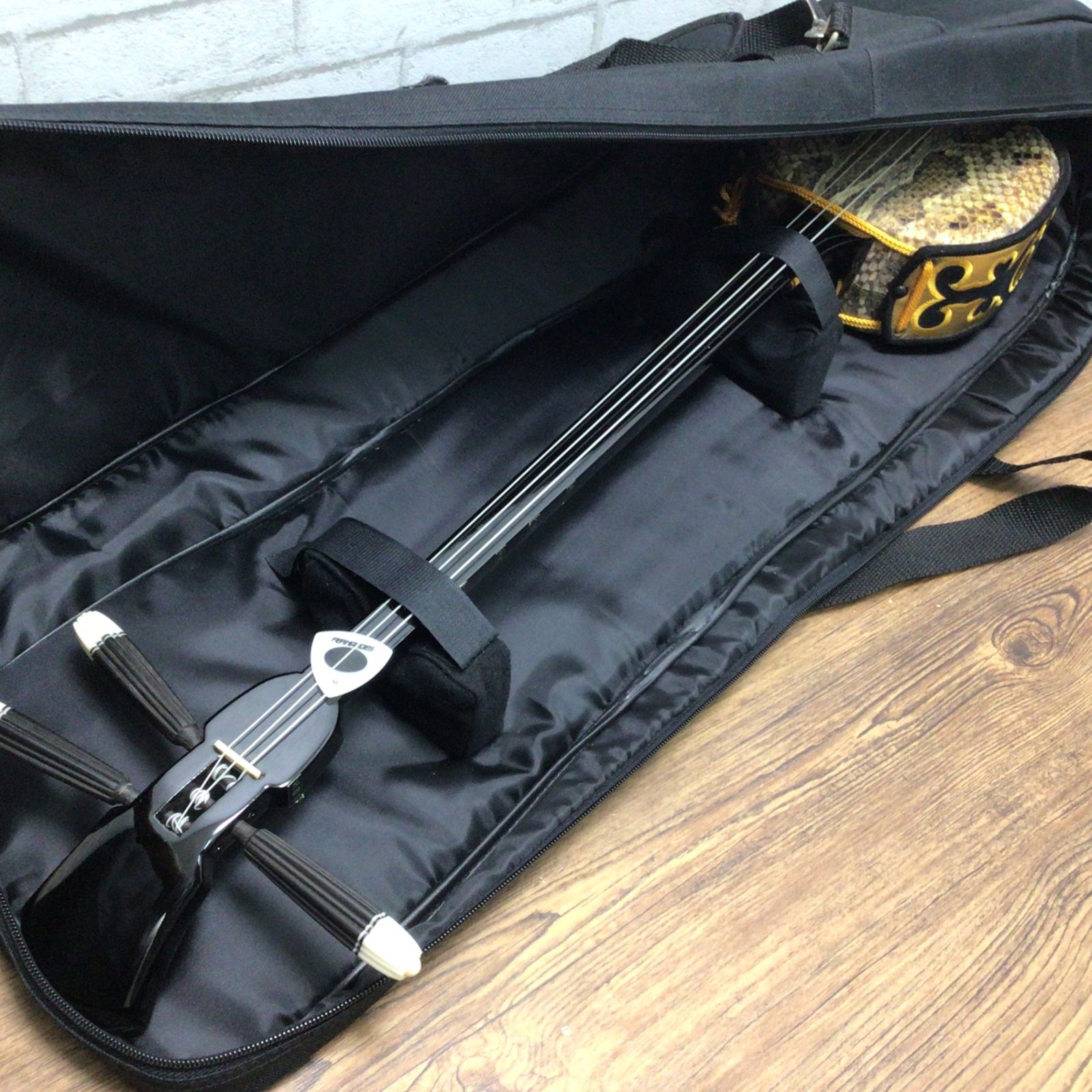 8368 沖縄三線 蛇皮 三味線 和楽器 伝統楽器 天然素材 ソフト