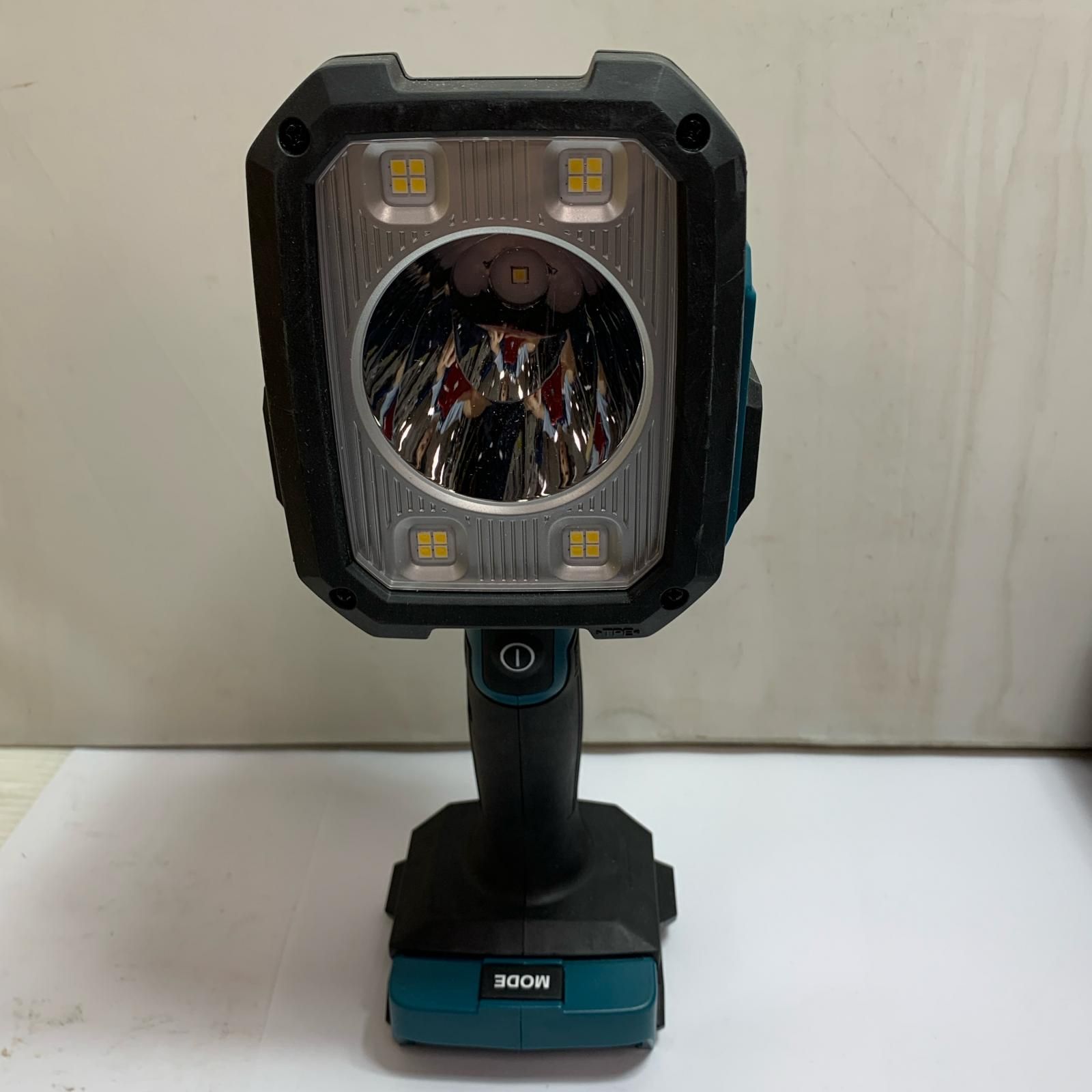 マキタ　フラッシュライト　40v Amazon | マキタ(Makita) フラッシュライト 40Vmax バッテリ