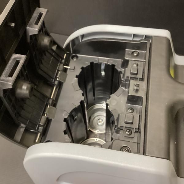 ナカトミ EIGG-600D カセットボンベ式インバーター発電機 600VA ナカトミ EIGG-600D カセットボンベ式インバーター発電機 600VA