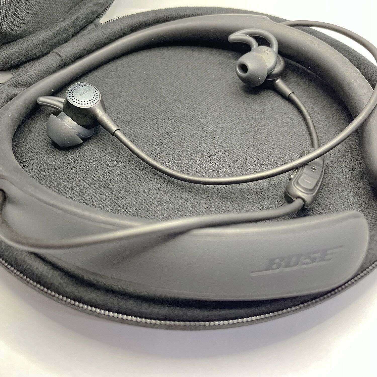 [KSK] ボーズ Bose QuietControl 30 wireless headphones ワイヤレスイヤホン ノイズキャンセリング  Bluetooth/NFC【未使用・開封済み・箱無し】
