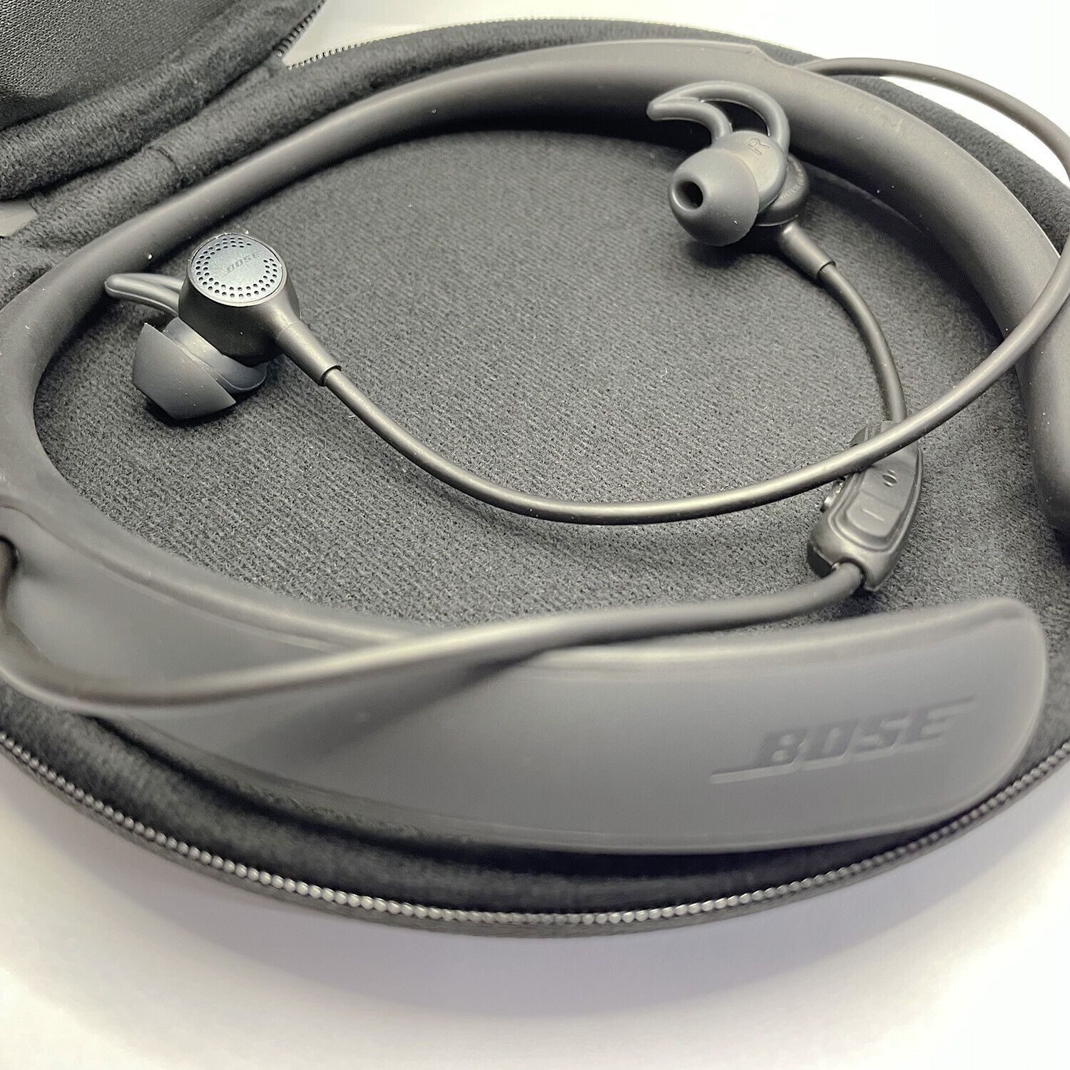 KSK] ボーズ Bose QuietControl 30 wireless headphones ワイヤレス