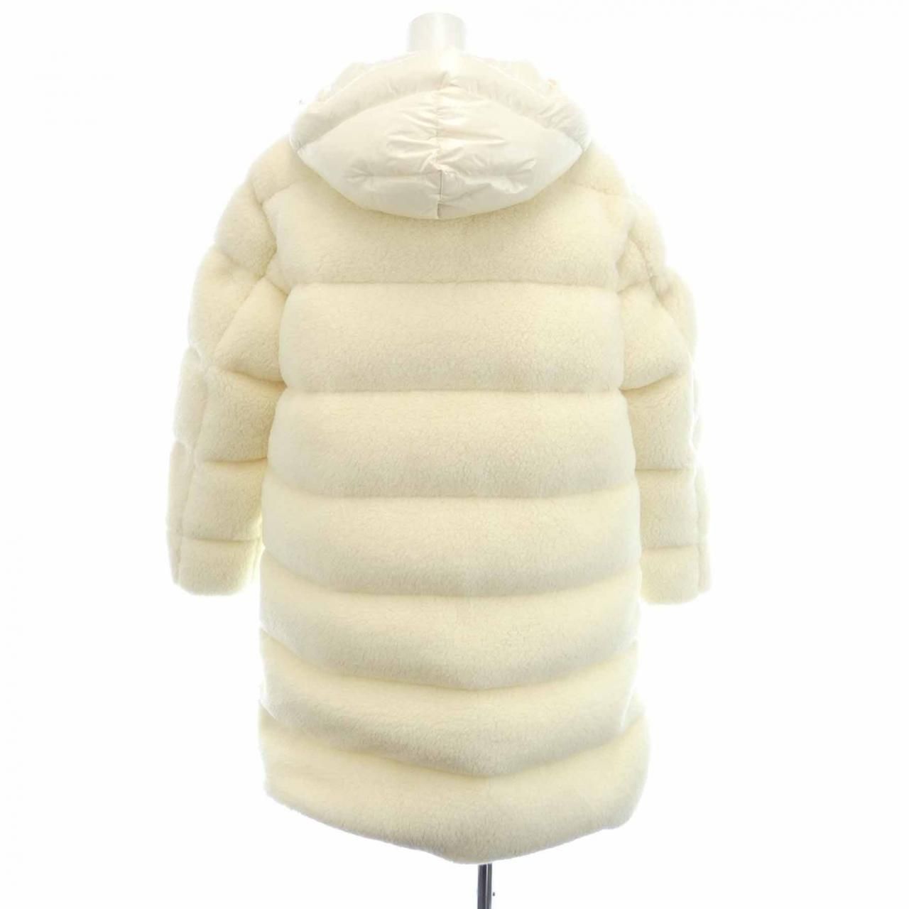 サマーセール開催中！ モンクレール MONCLER CHARAMILLON ダウンコート 送料無料・代引可。