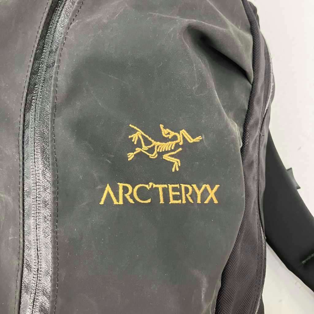 アークテリクス　アロー22 黒　ブラック　金　ゴールド 楽天市場】ARCTERYX Arro22 バックパック 22L メンズ レディース