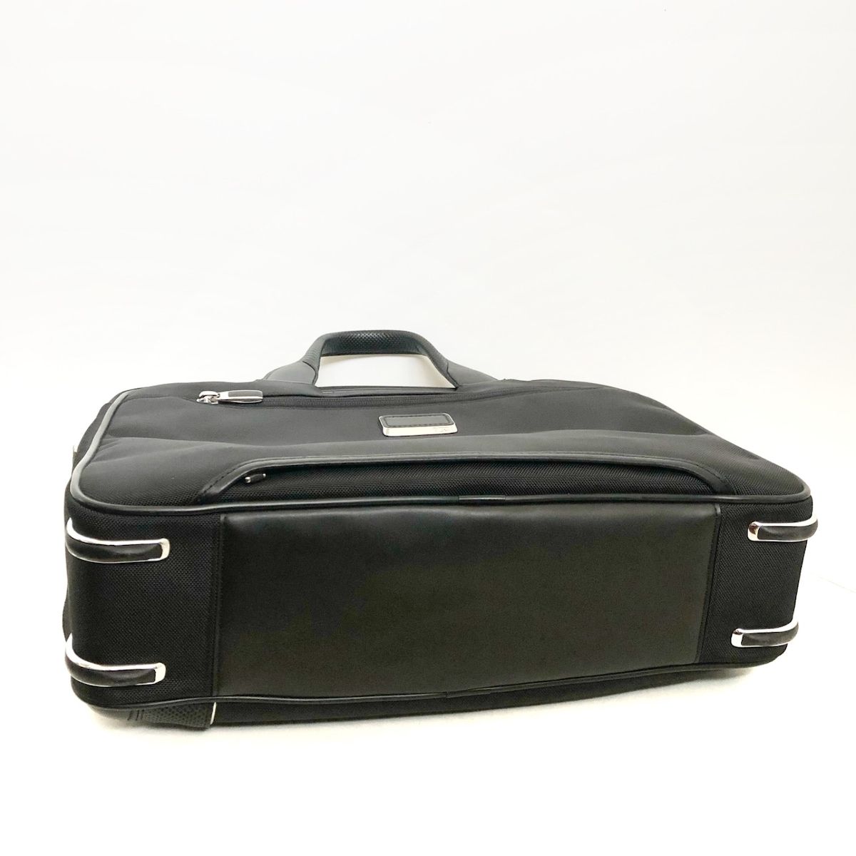 TUMI(トゥミ) ビジネスバッグ美品 - 25503004D3 黒×シルバー ARRIVE/本体ロックなし TUMIナイロン×レザー×金属素材