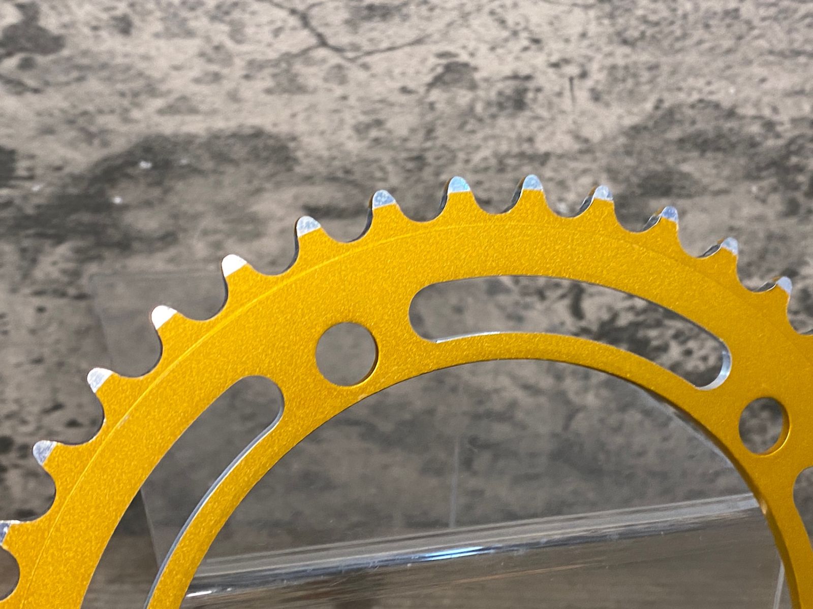 JJ557 スギノ Sugino MC130 チェーンリング 金 42T PCD130mm 厚歯 BRIGHTFACE_UK