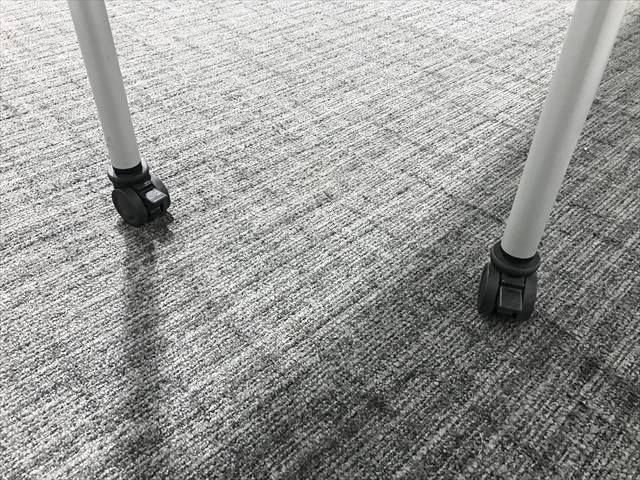 ミーティングテーブル