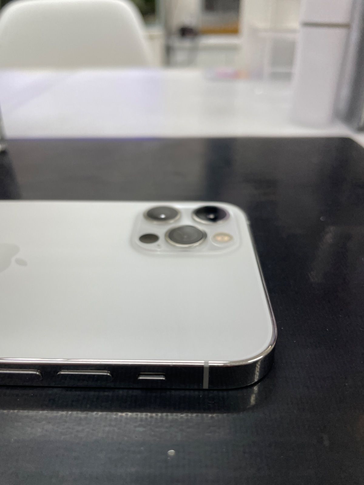 シルバー 128GB