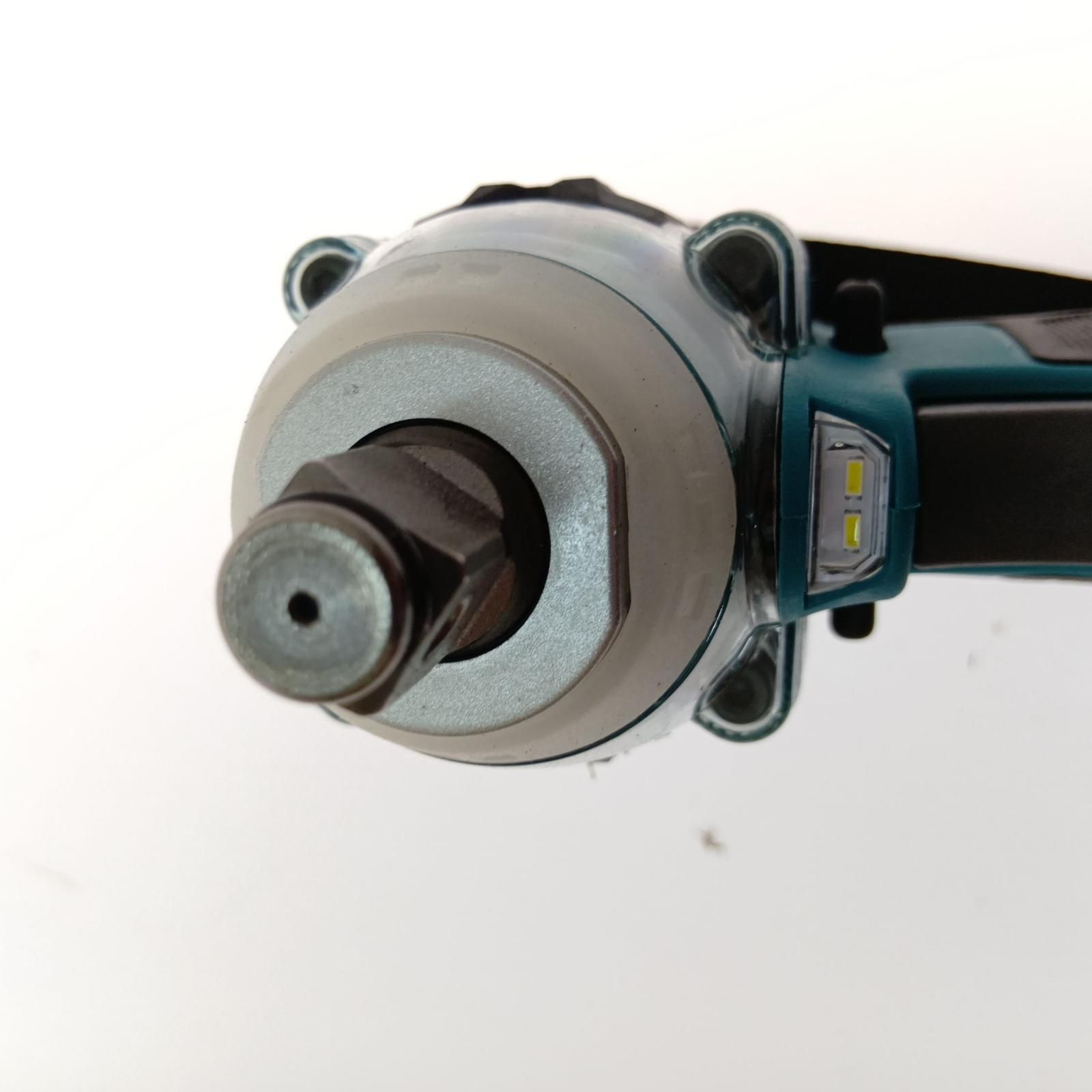 充電式インパクトレンチ