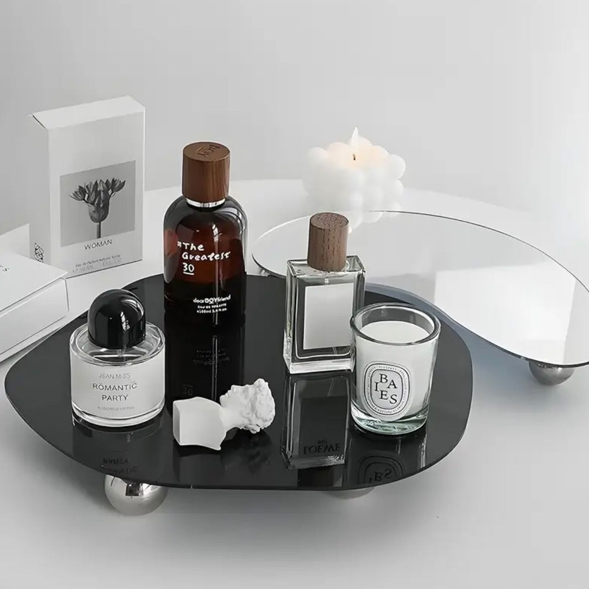 置物 アクリルトレイ オーバル型 モダン 北欧 ファームハウス風 香水 化粧品 ジュエリー 収納 バニティトレイ おしゃれ デスクトップ 小物入れ 雑貨 小物整理用トレイ リビングルーム オフィス シンプル 装飾 ブラック インテリア