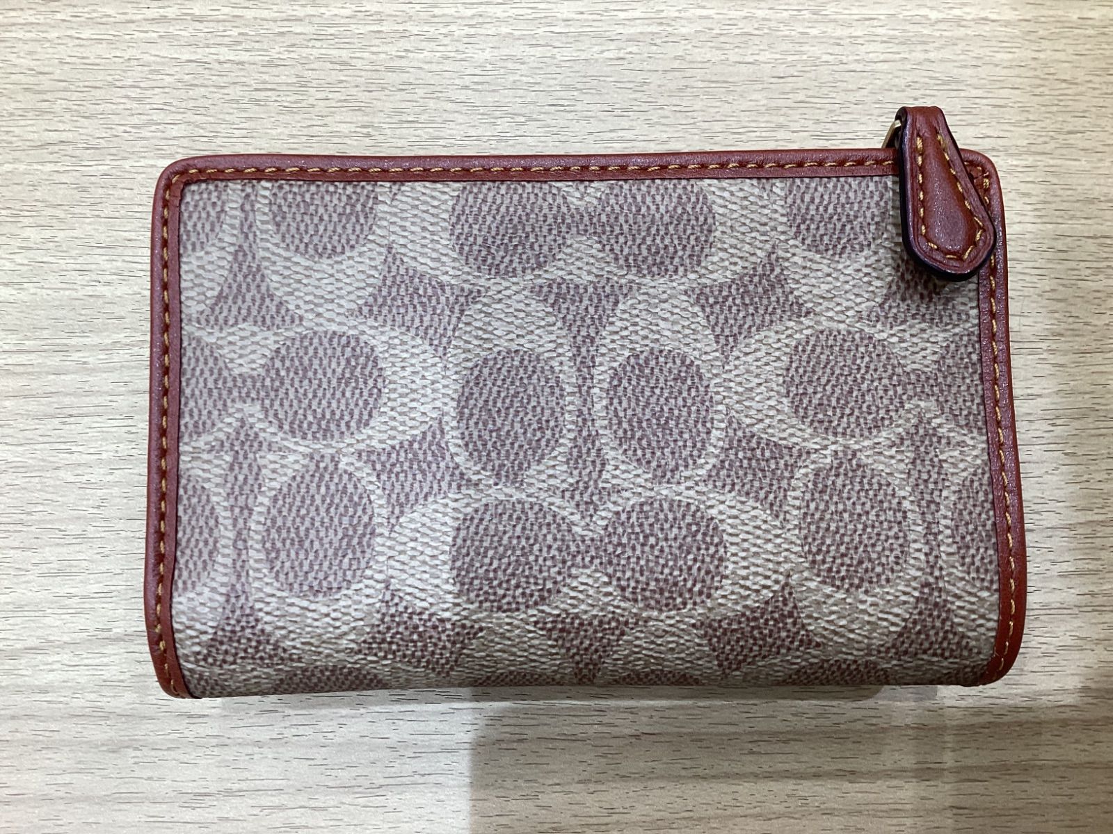 ベージュ×ライトブラウン 二つ折り財布