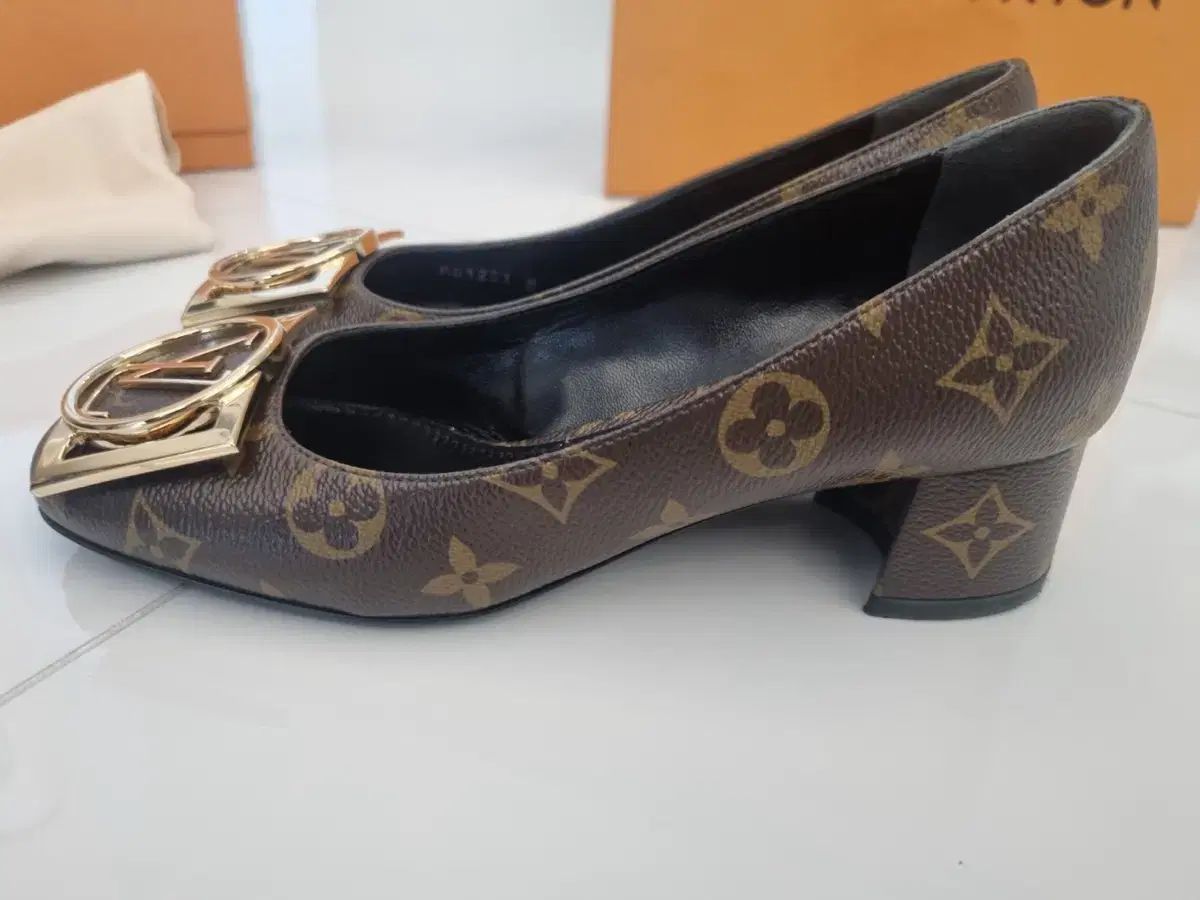 Vuitton