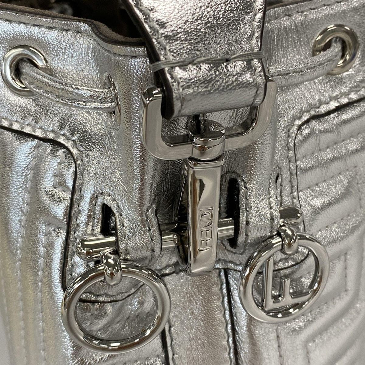 FENDI フェンディ ハンドバッグ モン トレゾール 8BS010 シルバー キルティング 巾着型 MARC JACOBSコラボ レザー DECORATOM_COM_BR