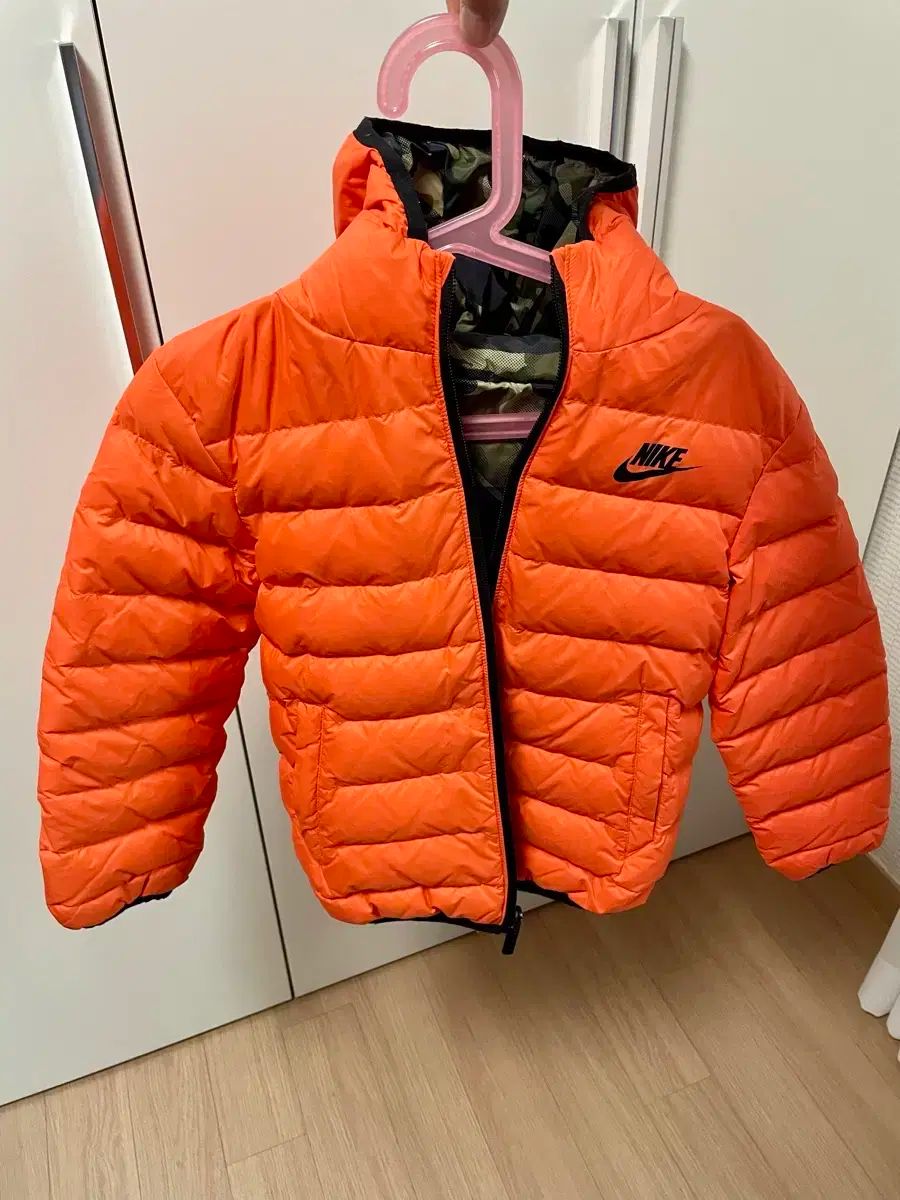 ナイキ オレンジ色 カーキ色 リバーシブル ダウン アウター