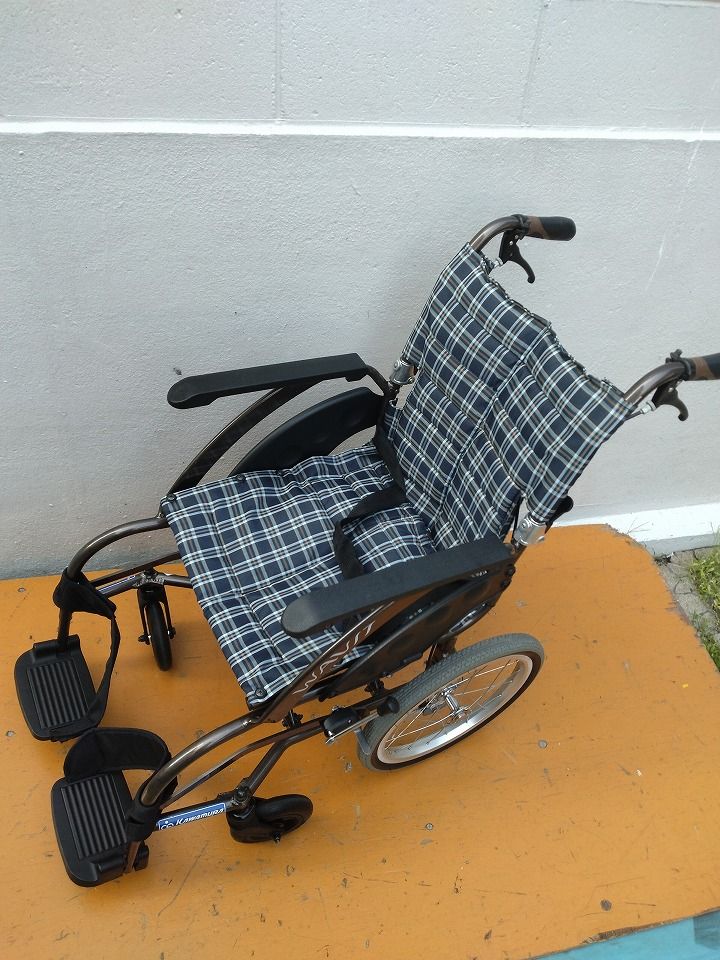 送料無料 一部地域を除く カワムラサイクル 介助用標準車いす WAVIT ウェイビット WA16-40 KM-25-0917-03
