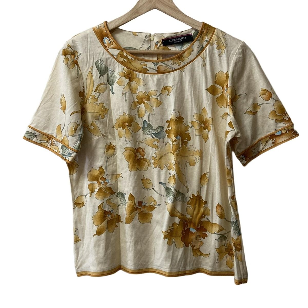 LEONARD レオナール 半袖カットソー サイズ42 L レディース - アイボリー×ブラウン×マルチ 花柄