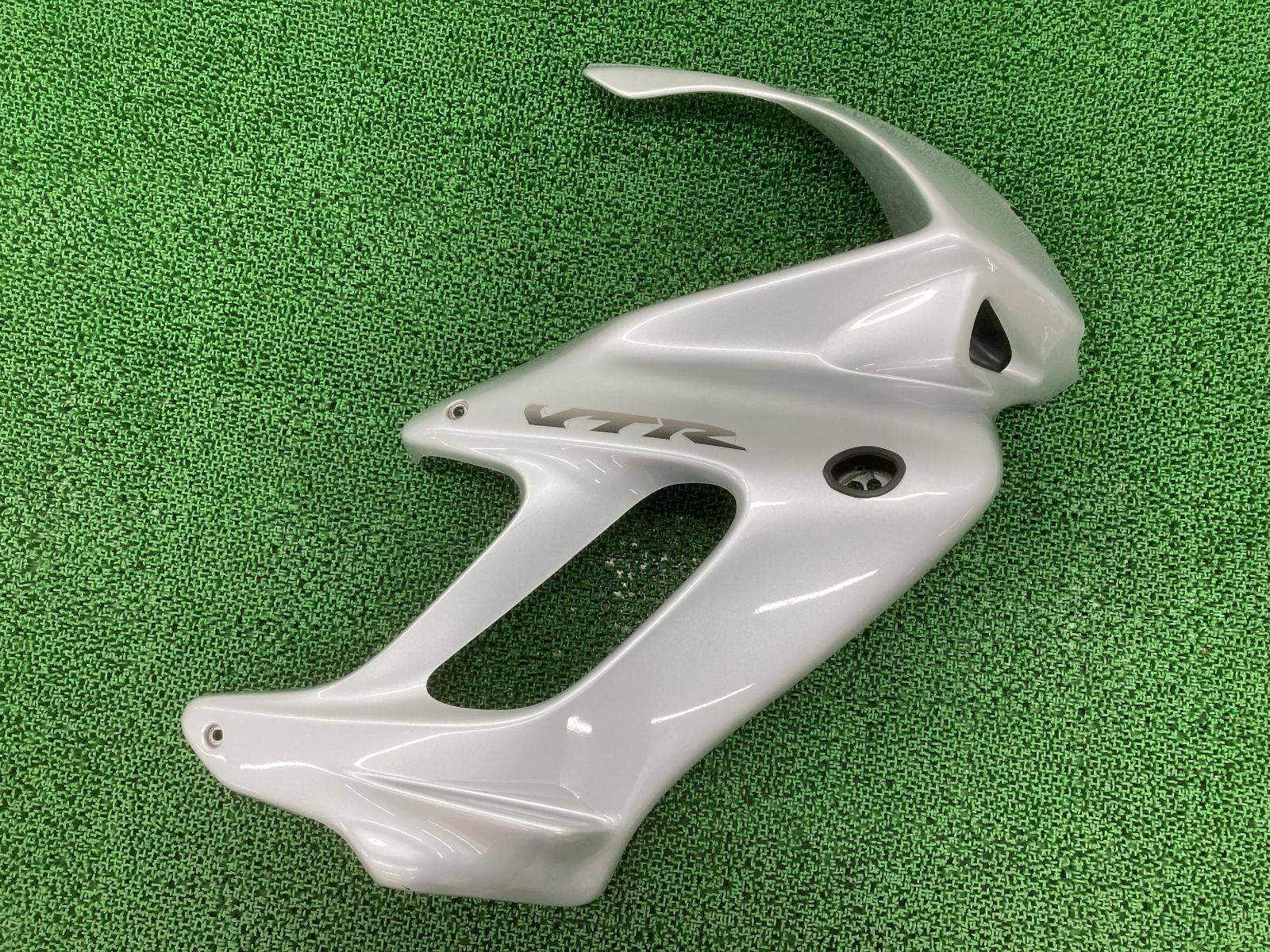 VTR1000F サイドカウル 右 銀M MBB ホンダ 純正 中古 バイク 部品 SC36 前期 修復素材に コケキズ無し 品薄 車検 Genuine