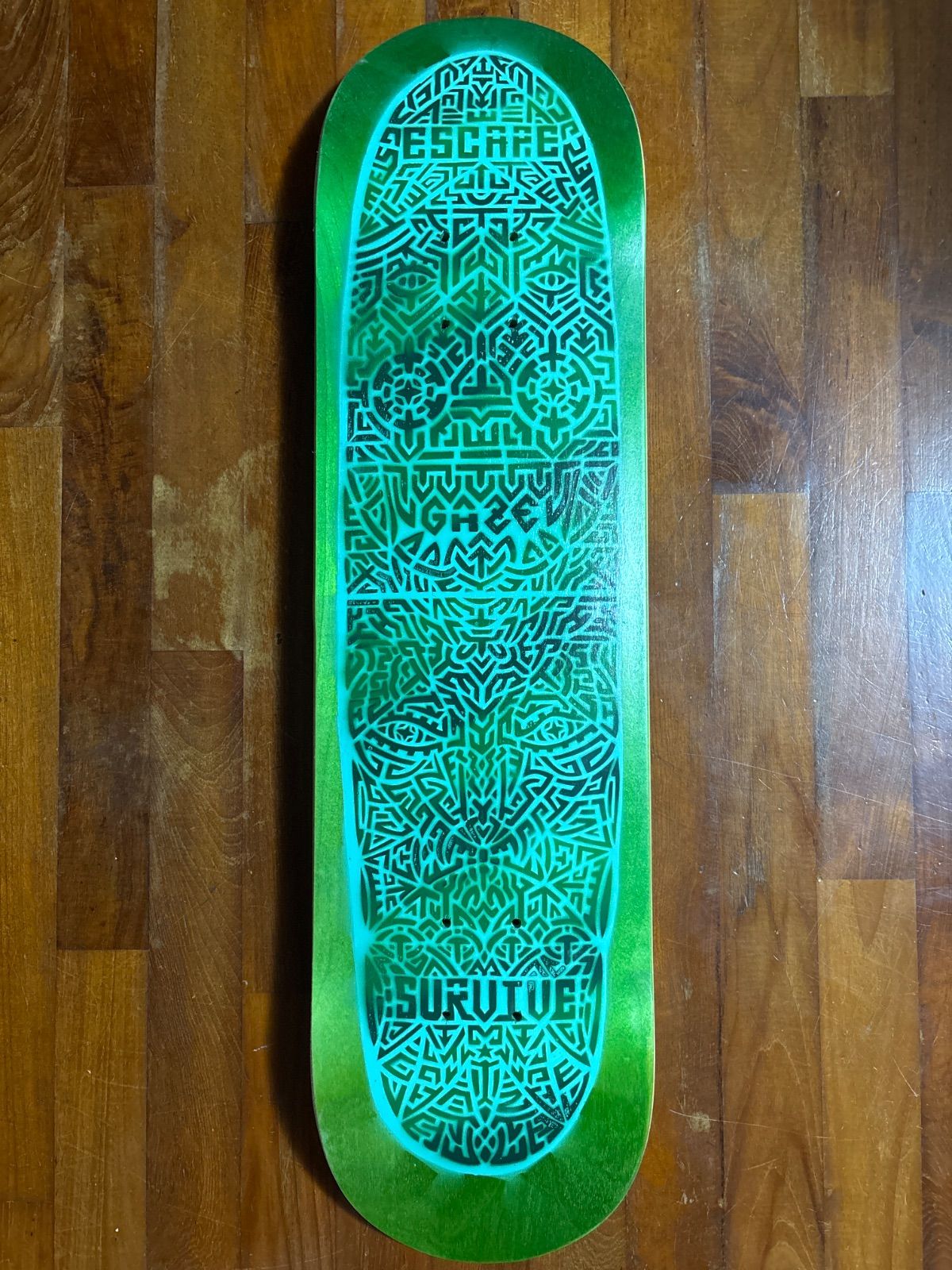 escape × survive skatedeck shaped stencil artwork ステンシル アート スケート