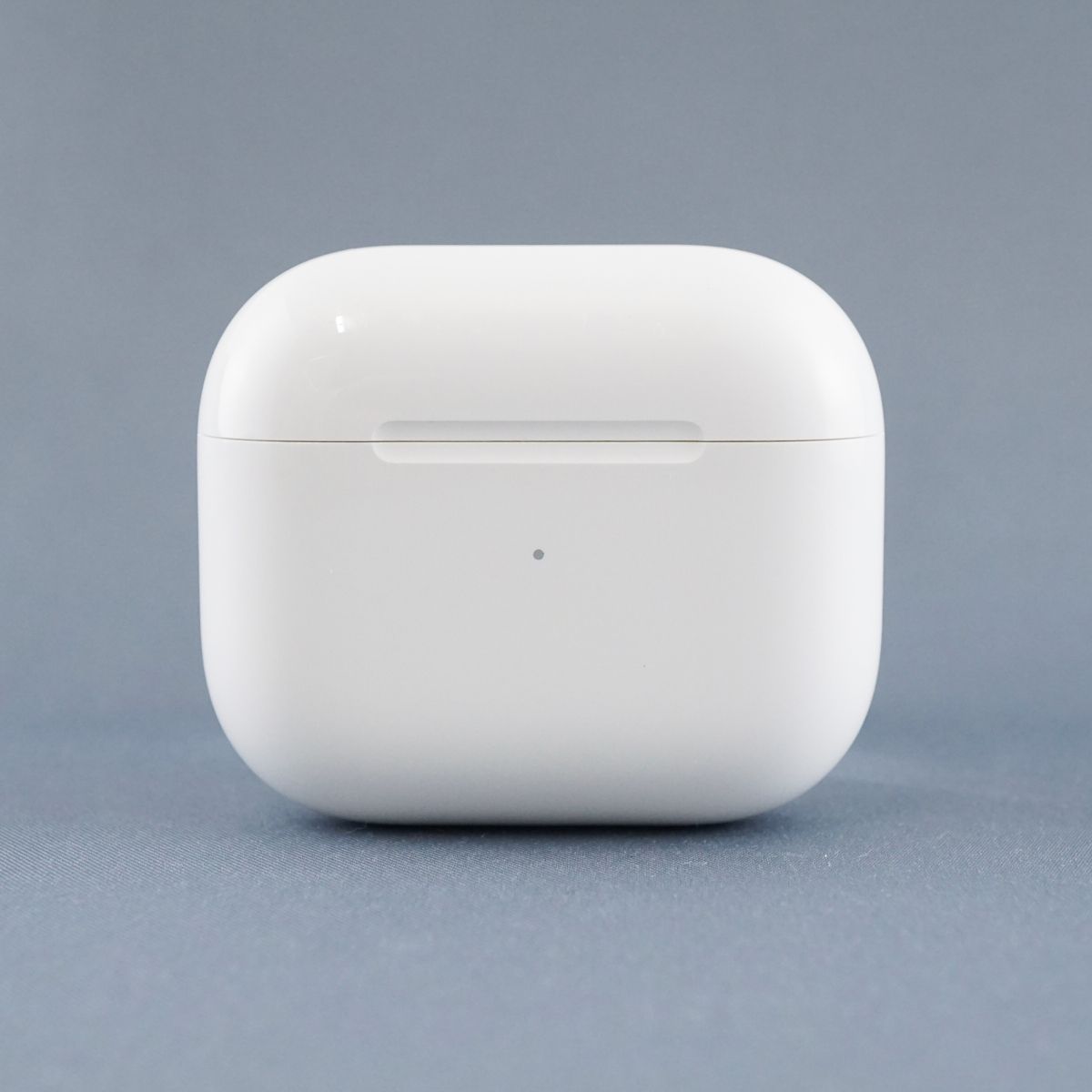 Apple AirPods 第三世代 MagSafe充電ケースのみ USED超美品 A2566 耐汗 耐水 MME73J/A Qi充電 ライト二ング  完動品 中古 KR V0059 - メルカリ