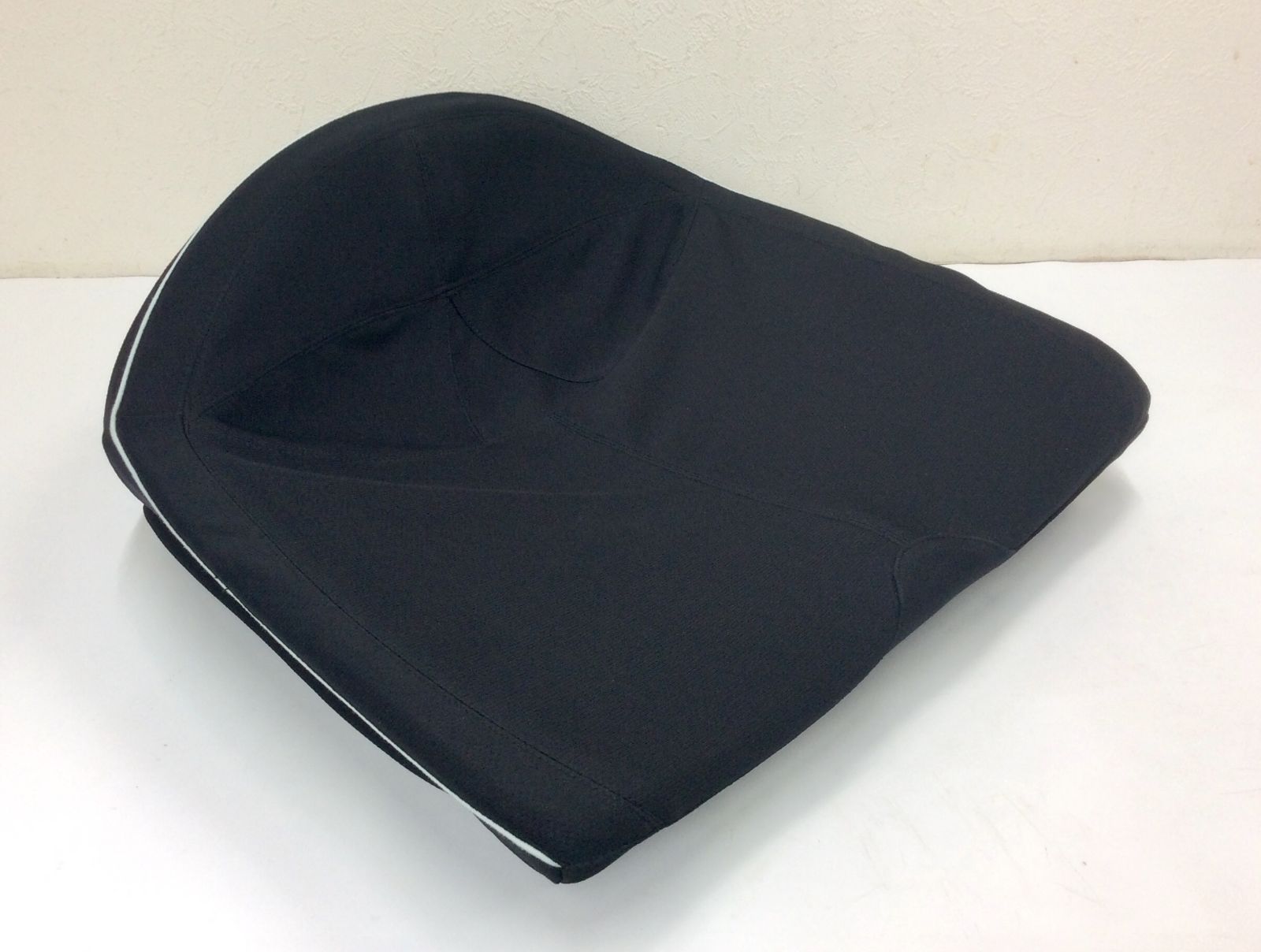 美品】西川 keeps お尻のまくら 骨盤サポートクッション
