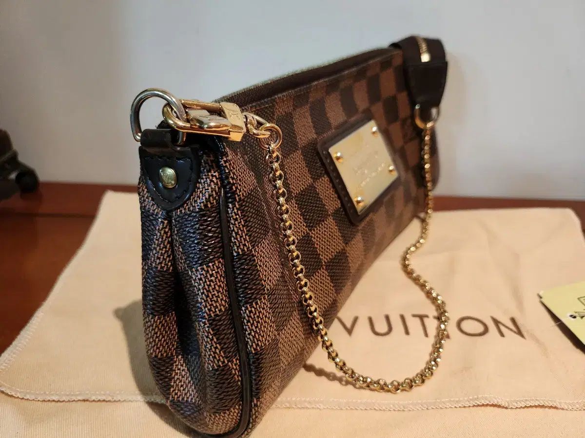 Louis Vuitton ルイヴィトン エヴァ