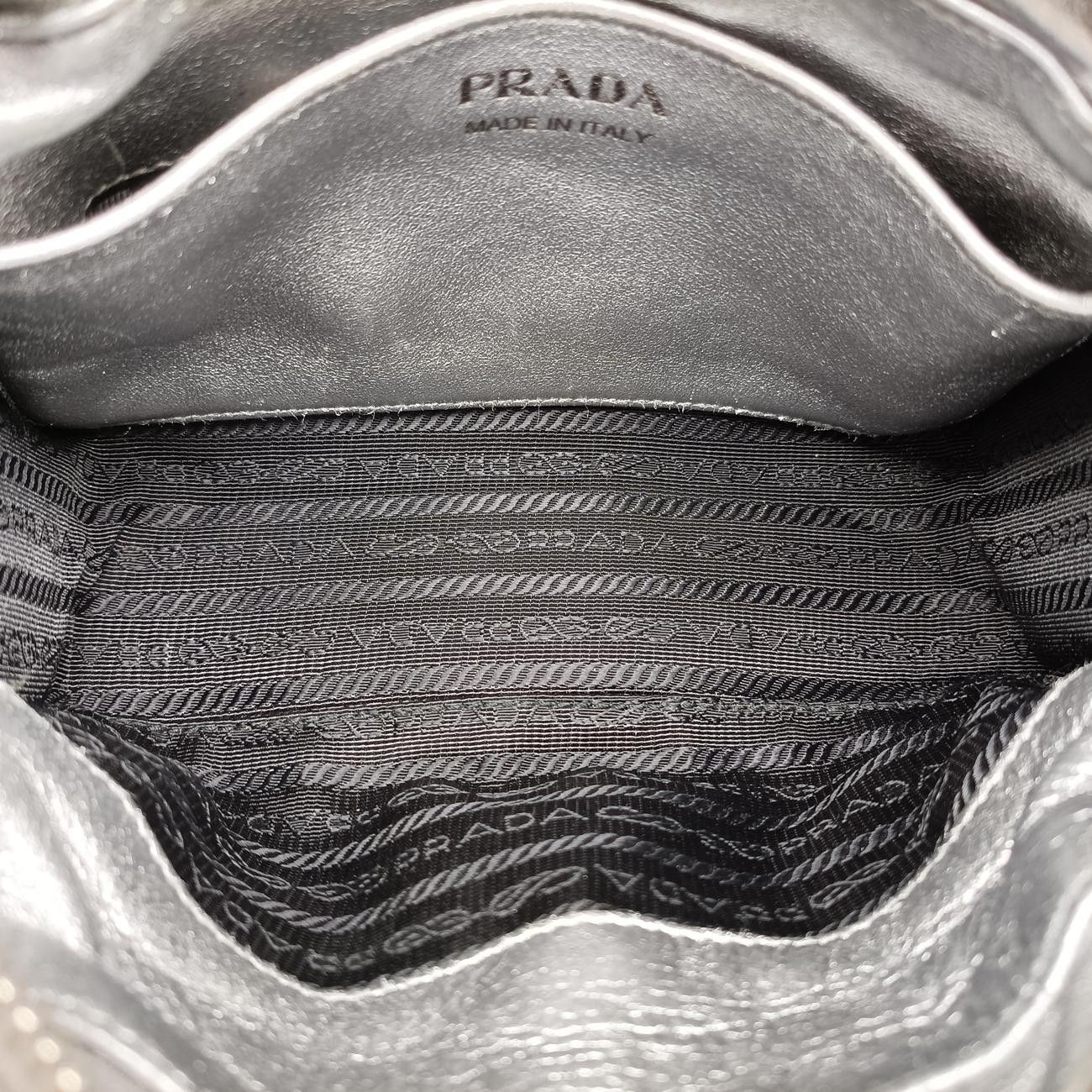 プラダPradaダイアグラムシルバーレザー1BH08431 B