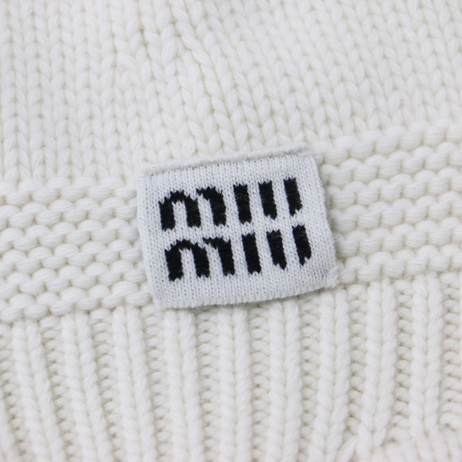 美品 MIUMIU ミュウミュウ ニット帽 23秋冬 ホワイト 白 S ビーニー 