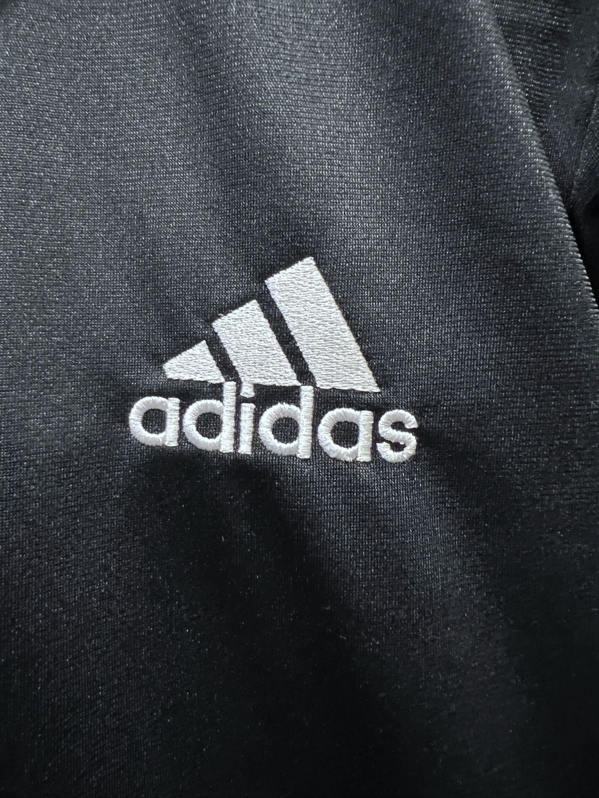美品 アディダス ESS SL ジャージ 上下セットアップ (2) 黒白 M