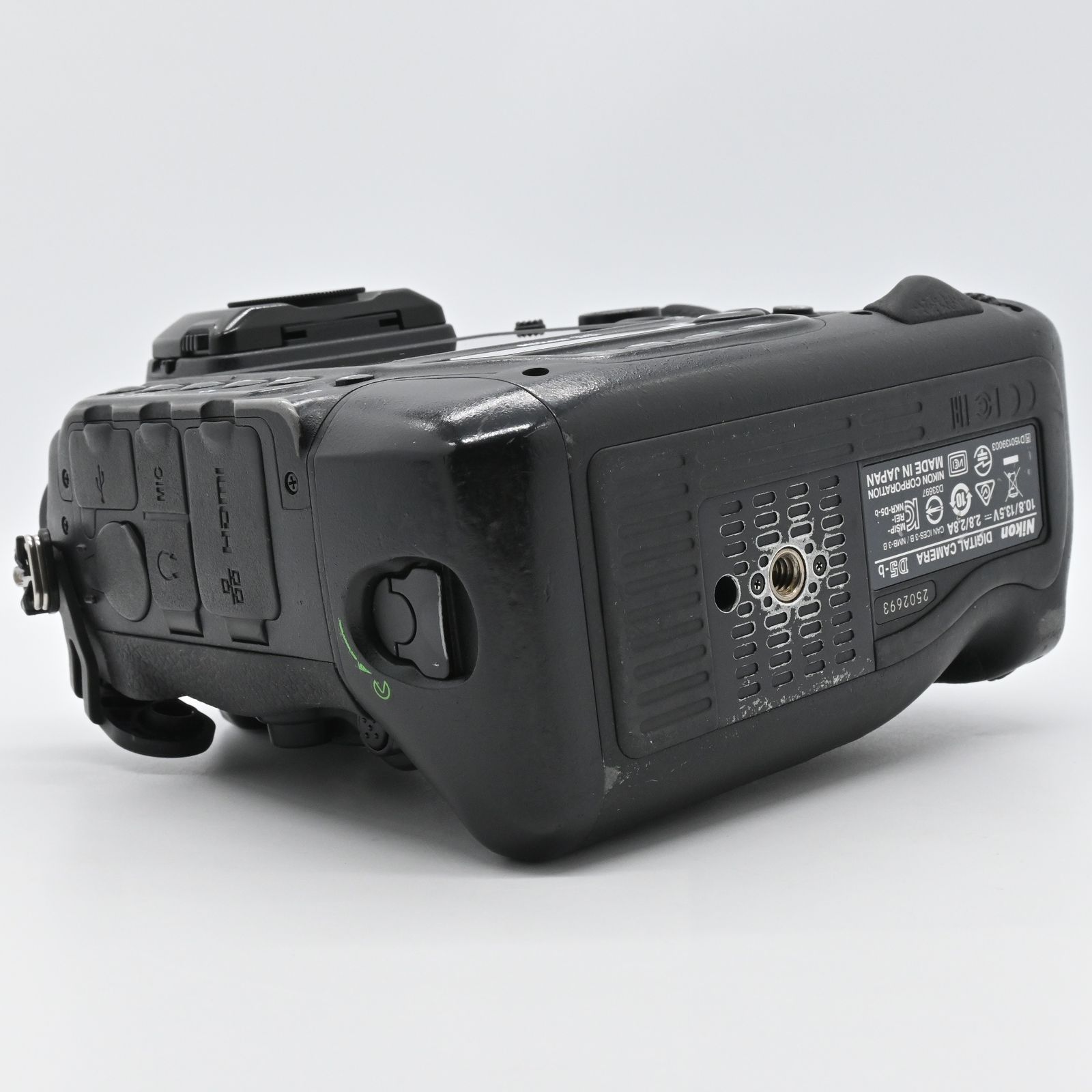 【Nikon】D5（CF-Type）26,395枚(ショット数) Amazon | Nikon デジタル一眼レフカメラ D5 (CF-Type) | デジタル一眼