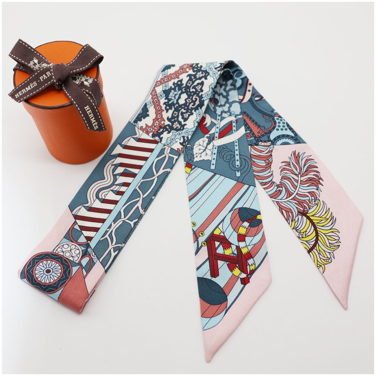 エルメス ツイリー スカーフ シルク100 水色 エルメス ツイリー スカーフ シルク100 水色