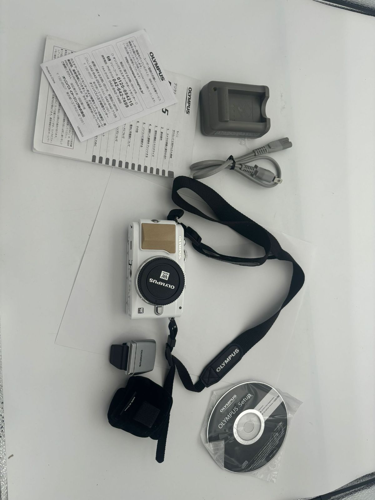 OLYMPUS ミラーレス一眼 PEN Lite E-PL5 ボディ ホワイト E-PL5