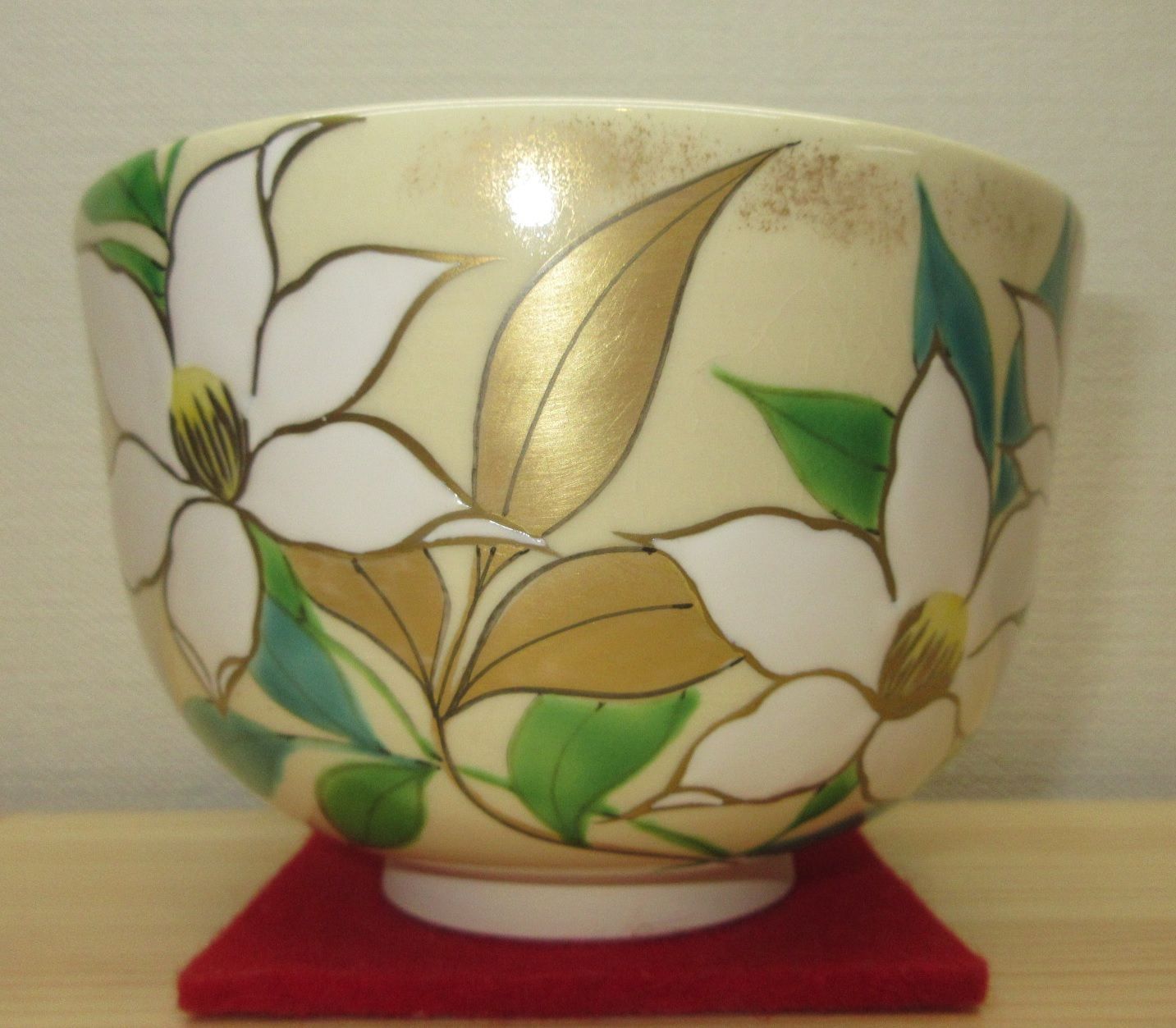 送料込【逢絢亭・新品】茶道具 茶碗 京焼 仁清写 鉄線の図 廣田嵩花 共箱入り 逢絢亭・新品】茶道具 茶碗 京焼 仁清写 鉄線の図 廣田嵩花 共