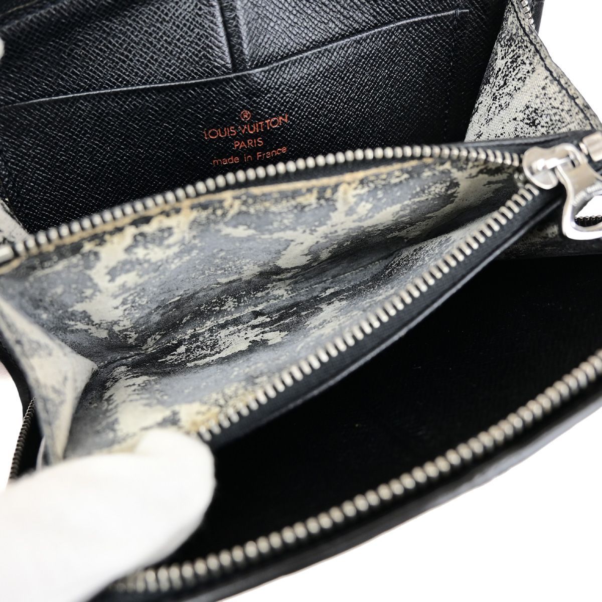 LOUIS VUITTON ルイヴィトン 財布 エピ 二つ折り 長財布 ラウンド 