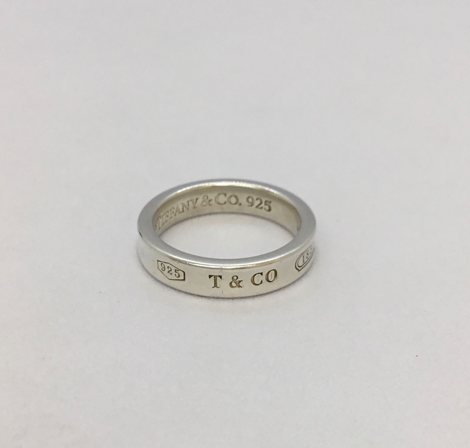 〇美品 TIFFANY&Co. ティファニー ／ 1837 T＆Co. ナロー リング ／ ティファニーリング ／ ピンキーリング ／ 銀製品 ／ シルバー  925 ／ 8号 ／ 幅4mm ／ 指輪 ／ ピンキーリング ／ 保存袋付き - メルカリ