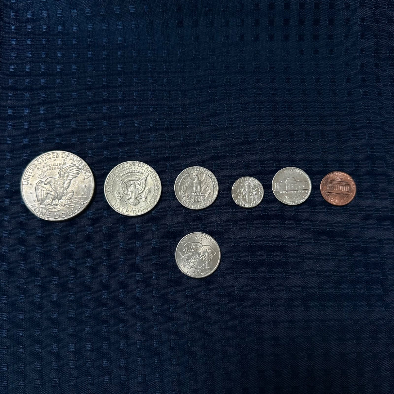 【アメリカ　コインセット】　セット販売　1ドルコイン　50セント　ハーフダラー　25セント　クォーターダラー２種類　10セント　5セント　1セント　 7枚セット　インテリア　鑑賞