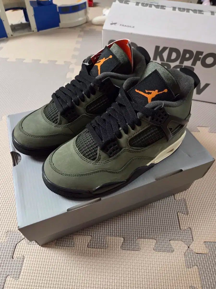 NIKE ナイキ エアジョーダン 4 x アンディフィーテッド 230
