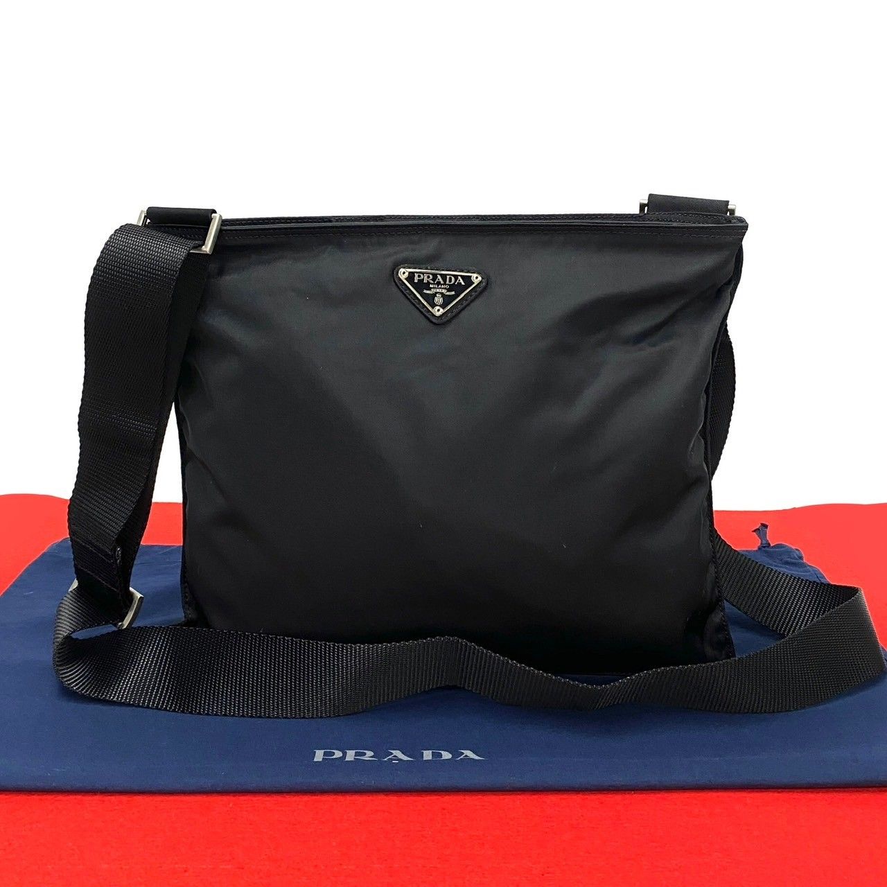 極美品 プラダ 三角ロゴ 金具 レザー ミニ ショルダーバッグ 