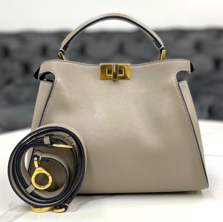 フェンディ ピーカブー アイコニック エッセンシャリー 2way グレージュ