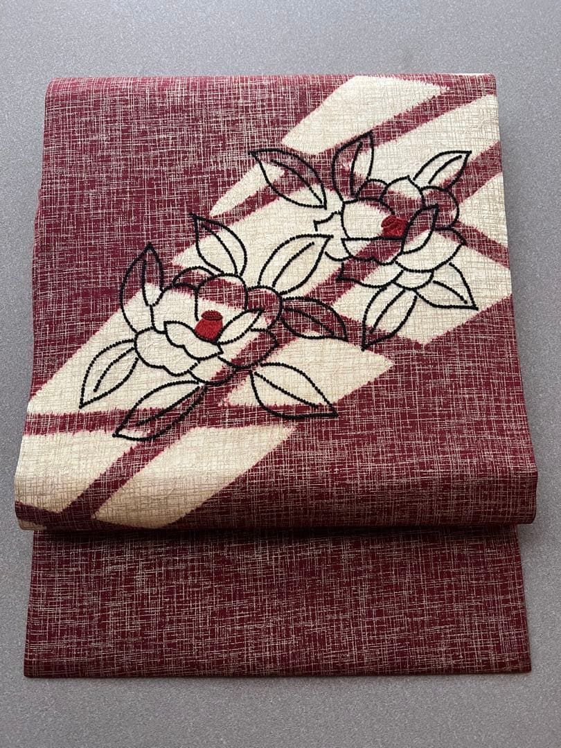 名古屋帯　相良刺繍　椿　染め分け 名古屋帯 相良刺繍 椿 染め分け - メルカリ