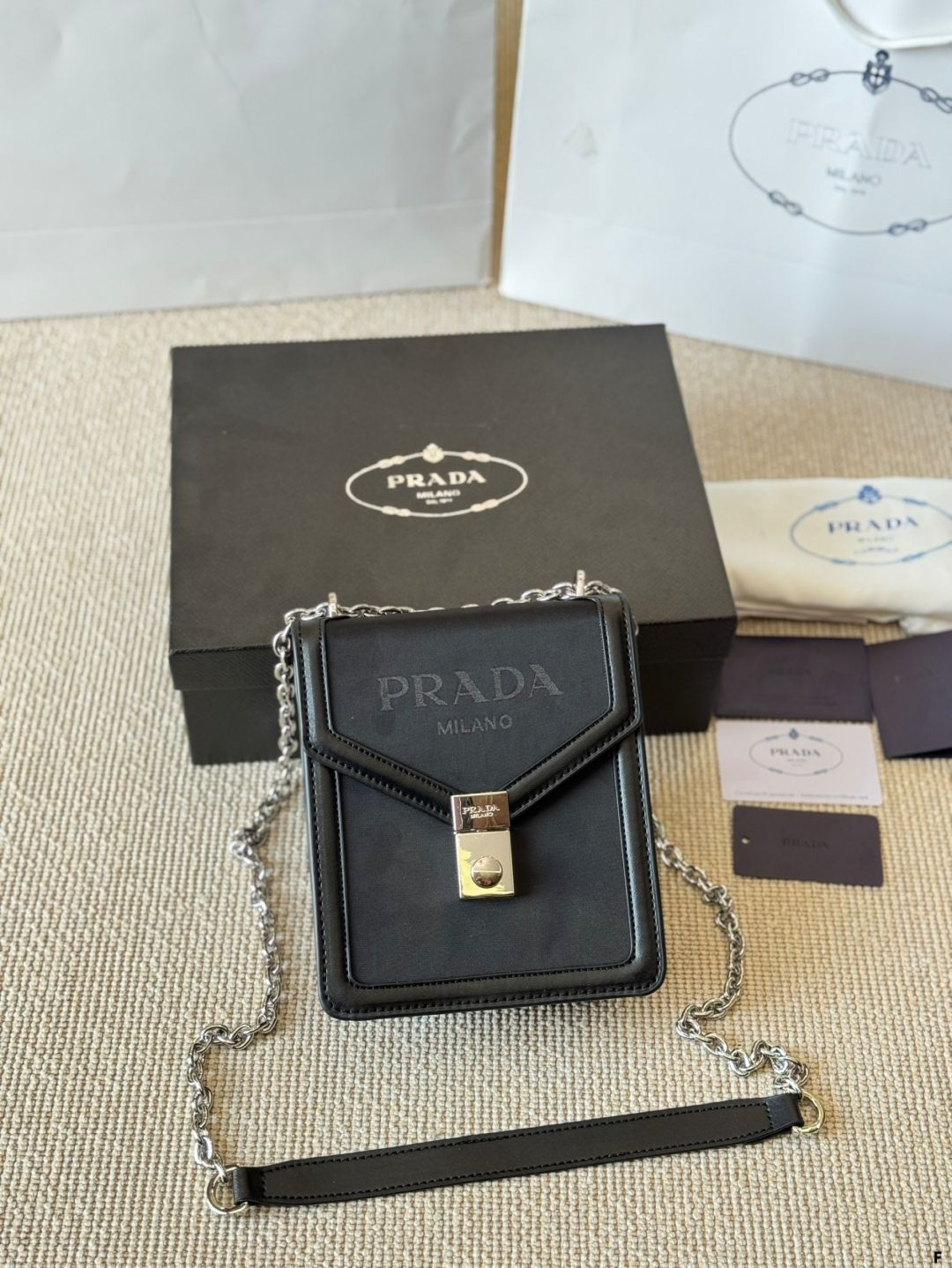 今日特価】Vintage PRADA Shoulder Bag - ヴィンテージ プラダ