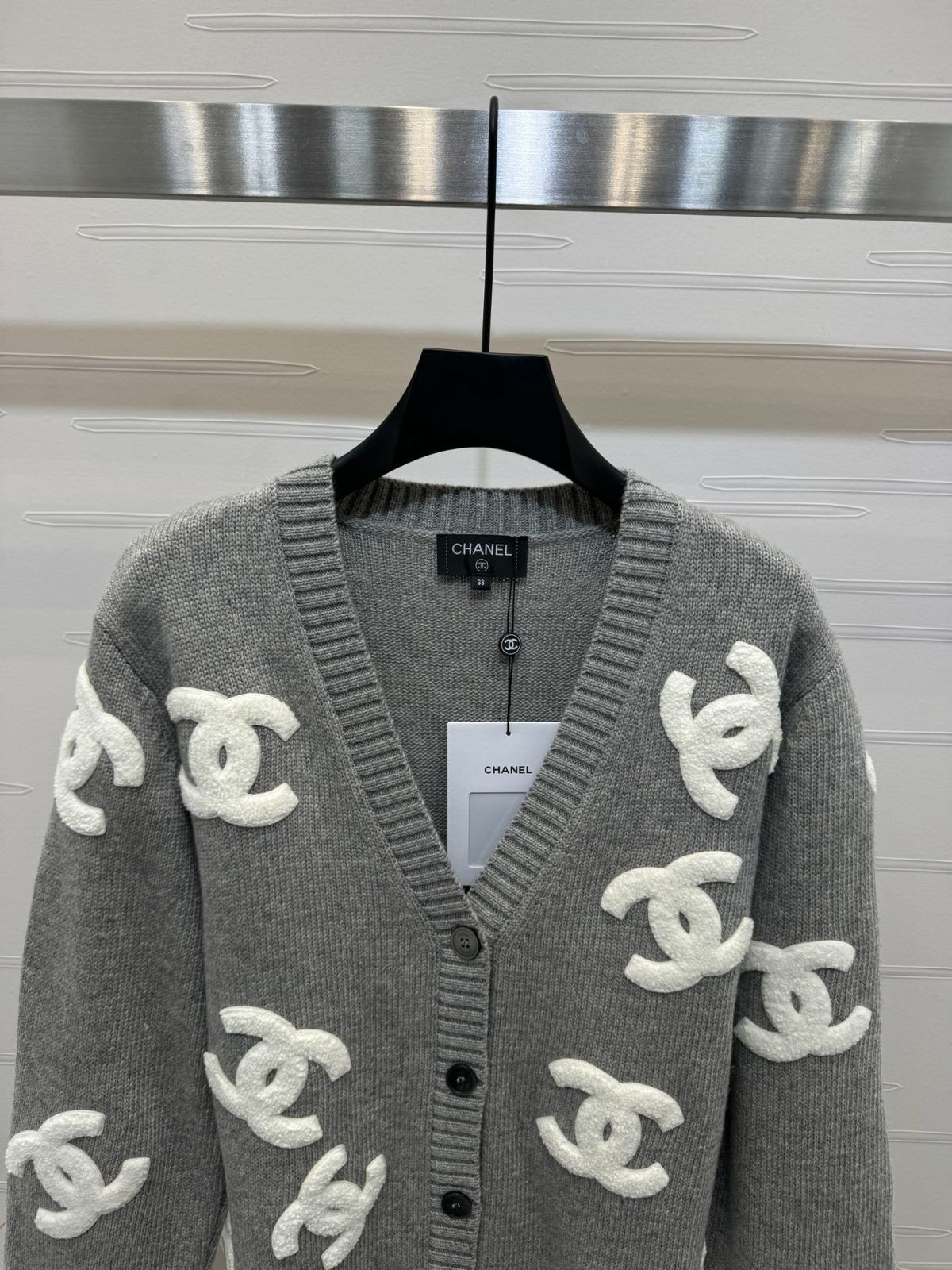 CHANEL カーディガン CHANEL シャネル ニット カーディガン P75778K 10873 NR135 23B