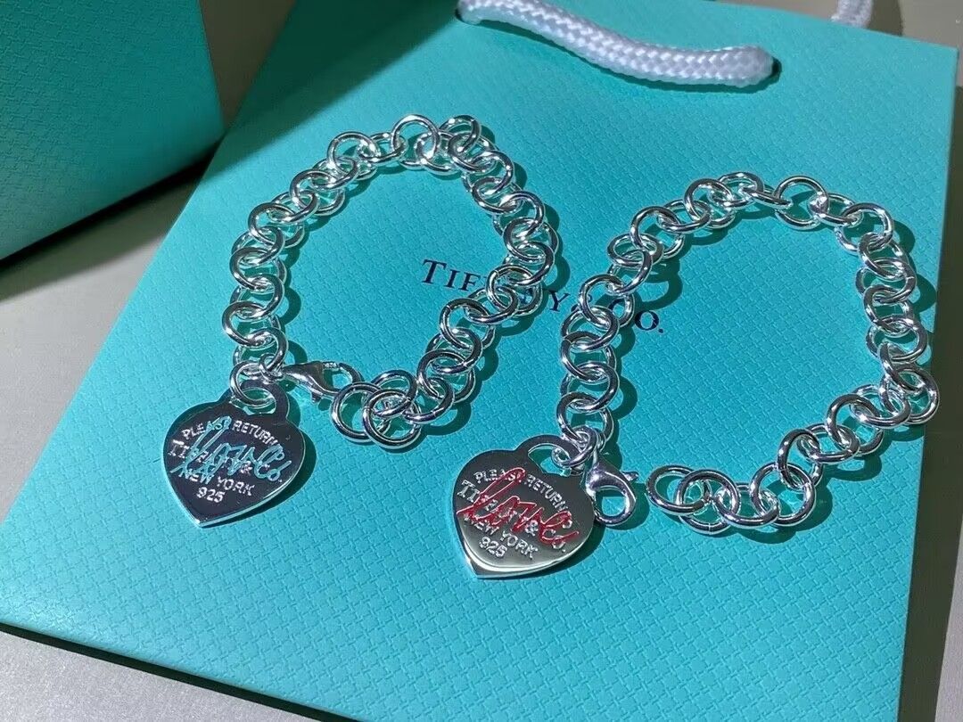 新品TIFFANY&Co.ラブブレス ブレスレット