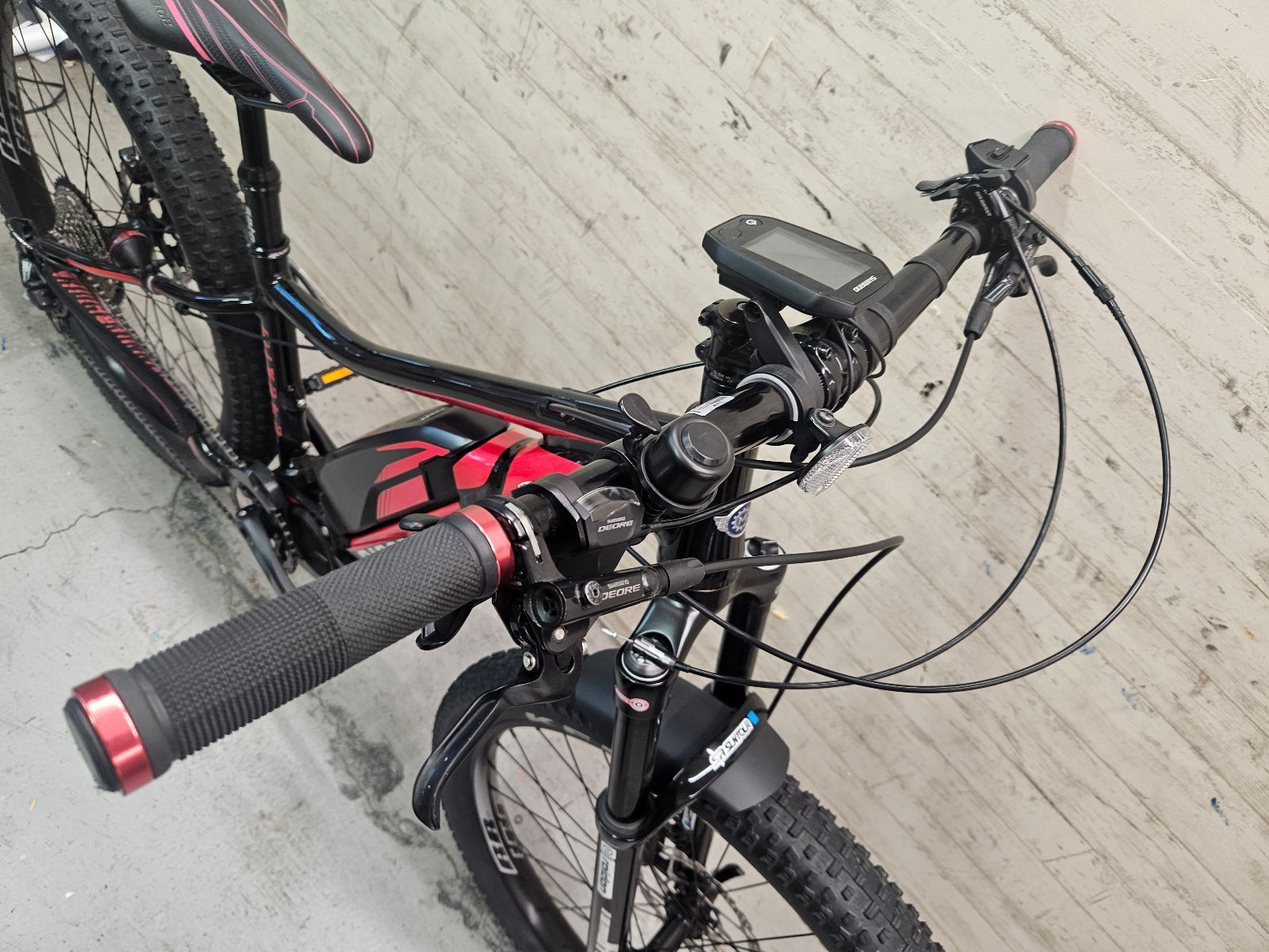 □ 【 大阪引取り限定 】 極上品!! MIYATA RIDGE RUNNER 2019 VRG388